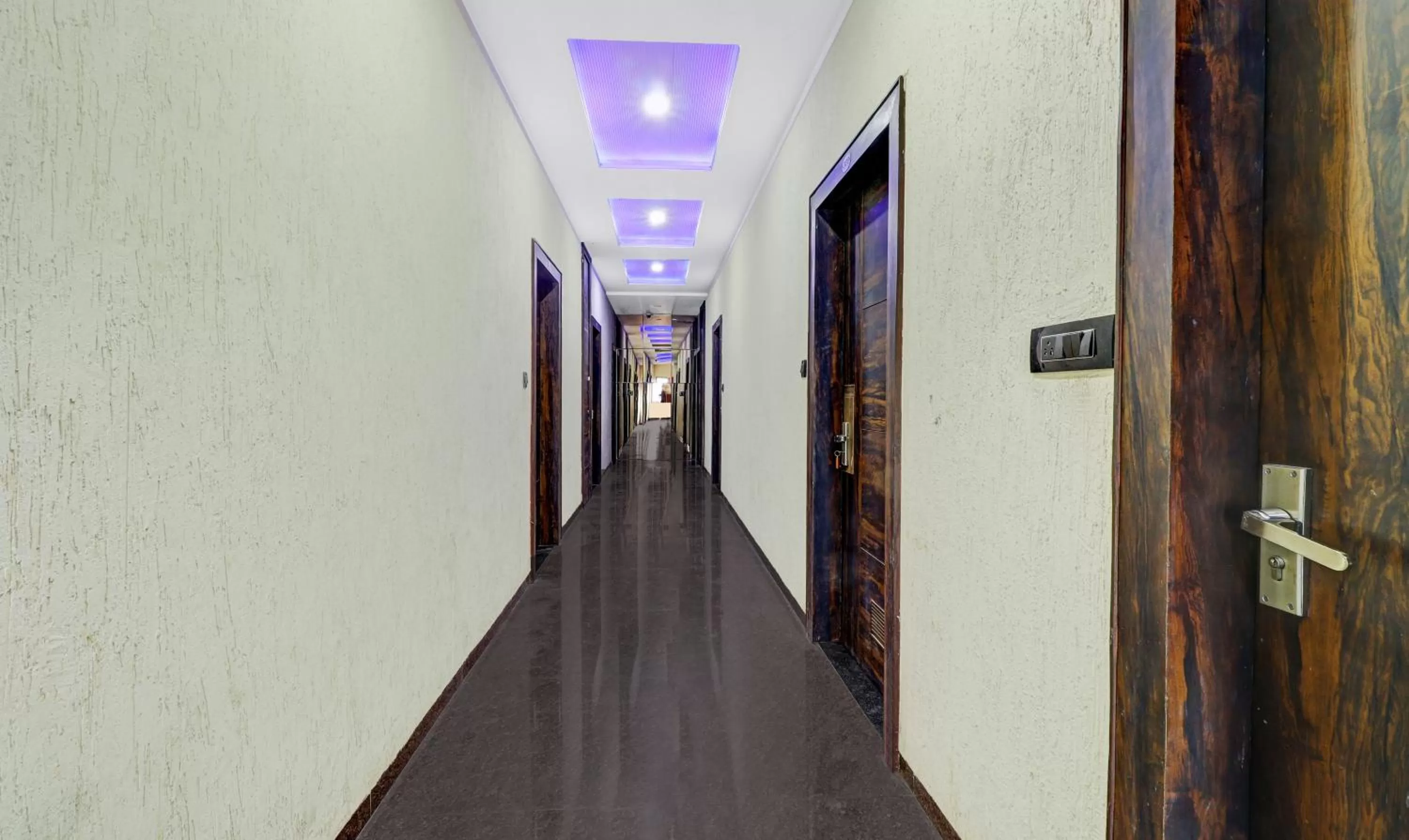 Lobby or reception in Itsy By Treebo - Anjali Mahal 500 Mtrs From Mathura Railway Station