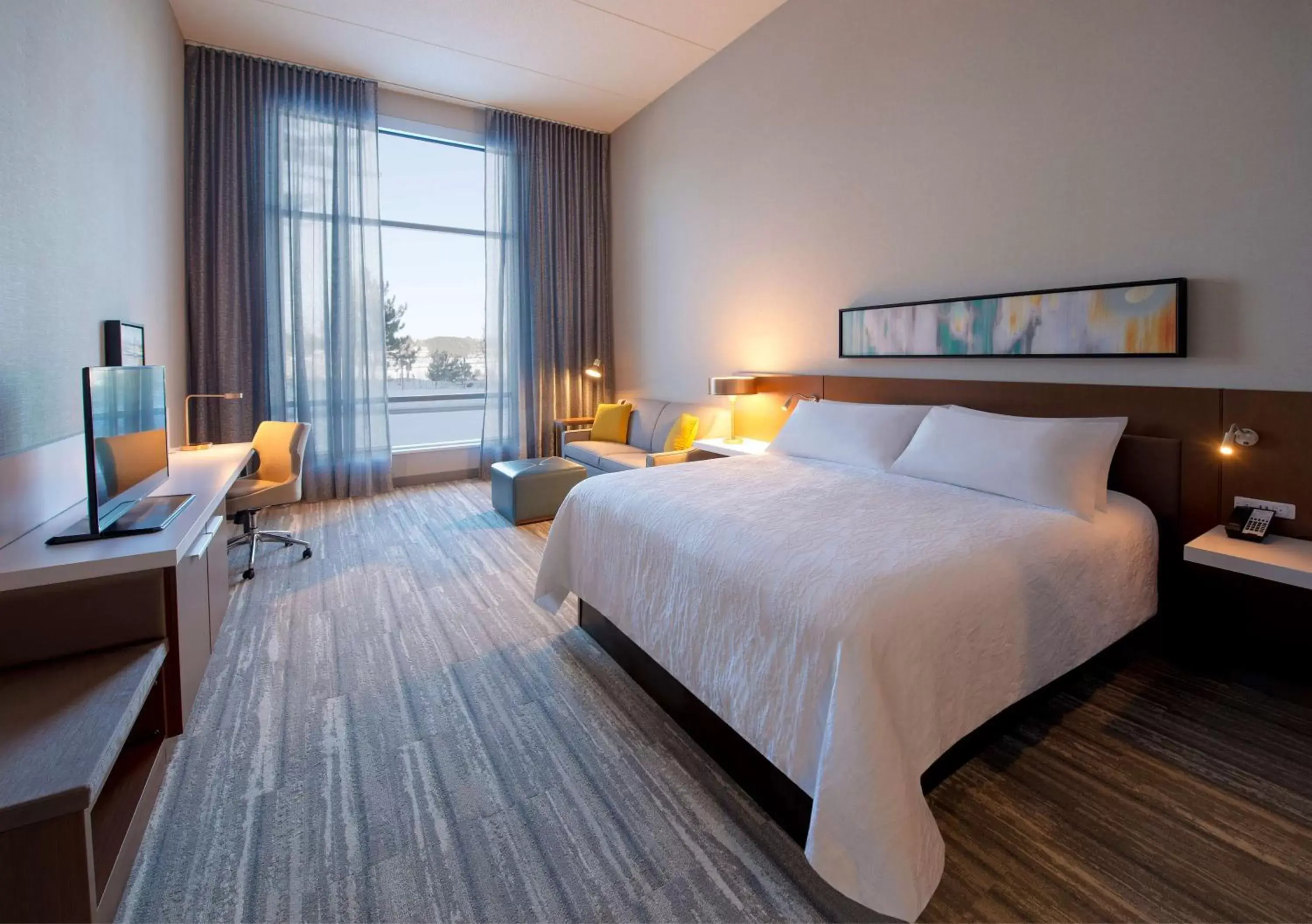 King Room - Mobility/Hearing Accessible with Bath Tub - Non-Smoking in Hilton Garden Inn Wausau, WI King Room - Mobility/Hearing Accessible with Bath Tub - Non-Smoking in Hilton Garden Inn Wausau, WI