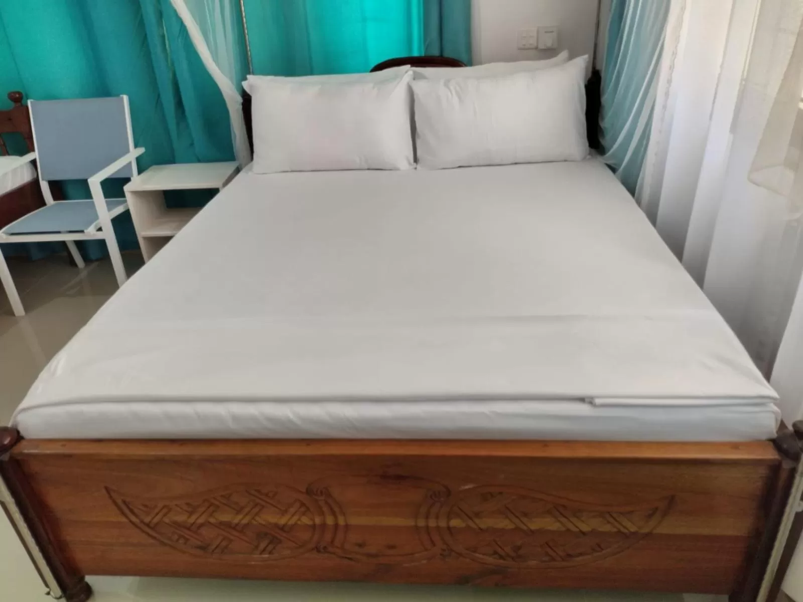 Bed in 6 Park Retreat