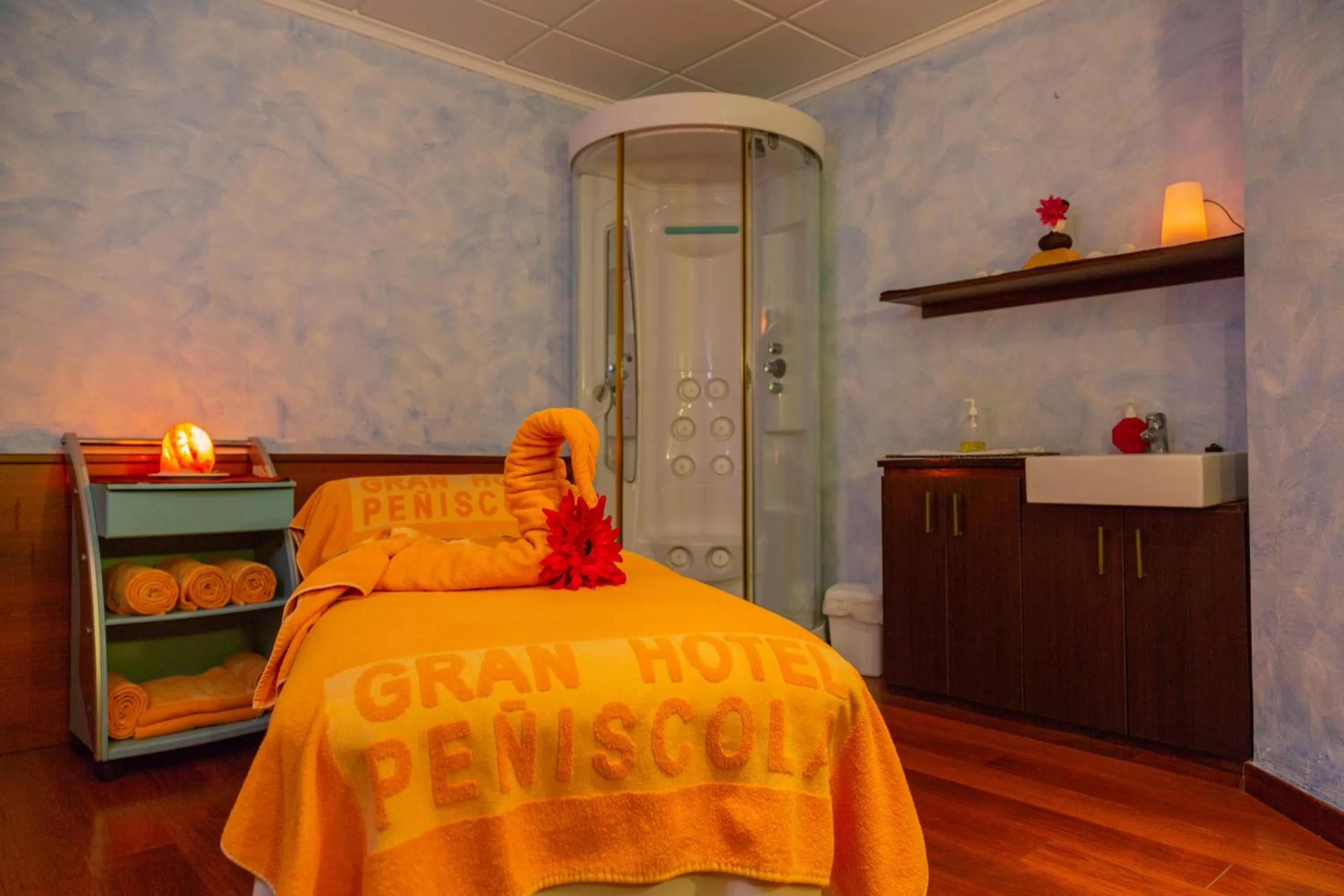 Spa and wellness centre/facilities, Bed in Gran Hotel Peñiscola