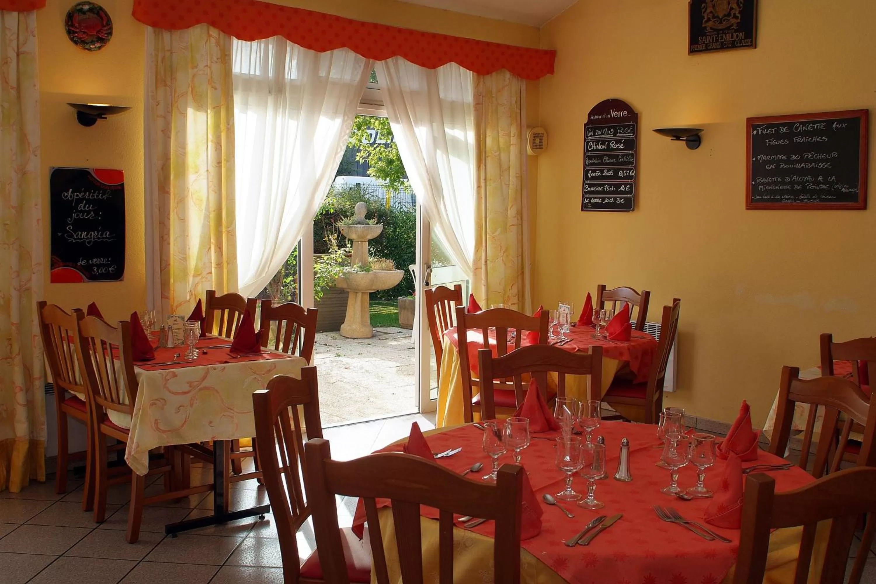 Restaurant/places to eat in Logis Hôtel - Le Relais du Parisis