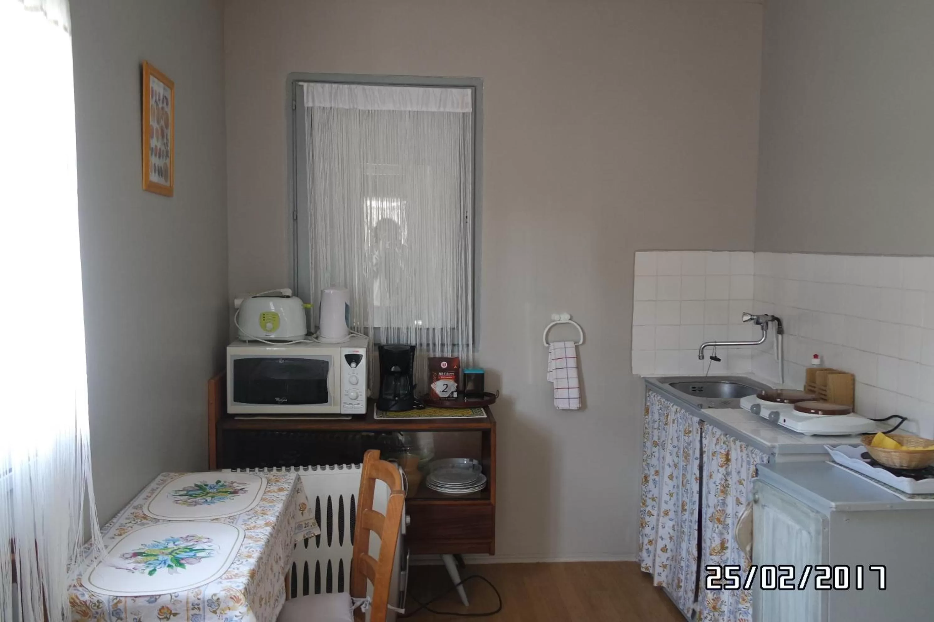 Kitchen or kitchenette in Mas Grimaud - Gîte- Studio et chambres d'hôtes familiales