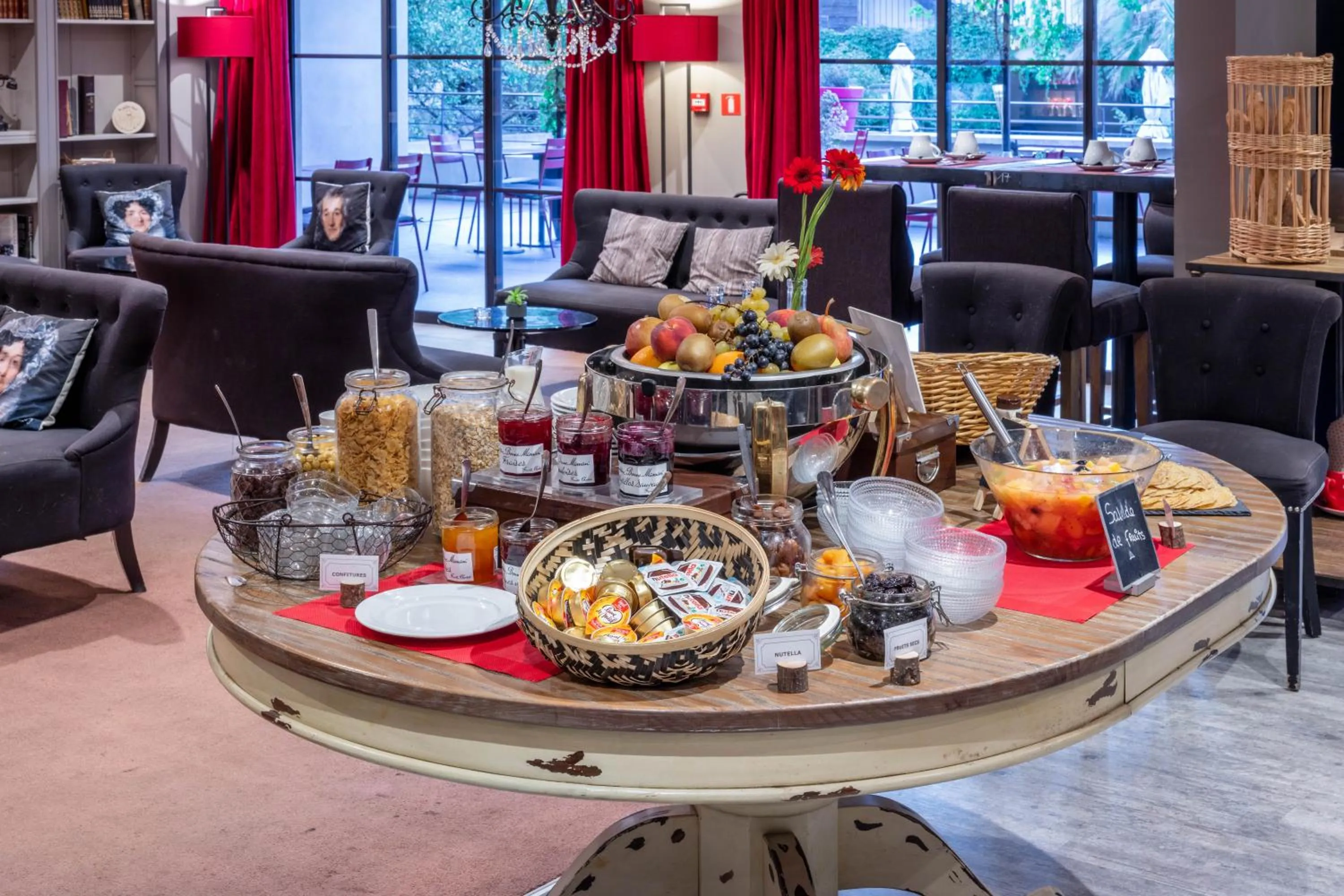 Breakfast in Garrigae Distillerie de Pezenas - Hotellerie & Spa