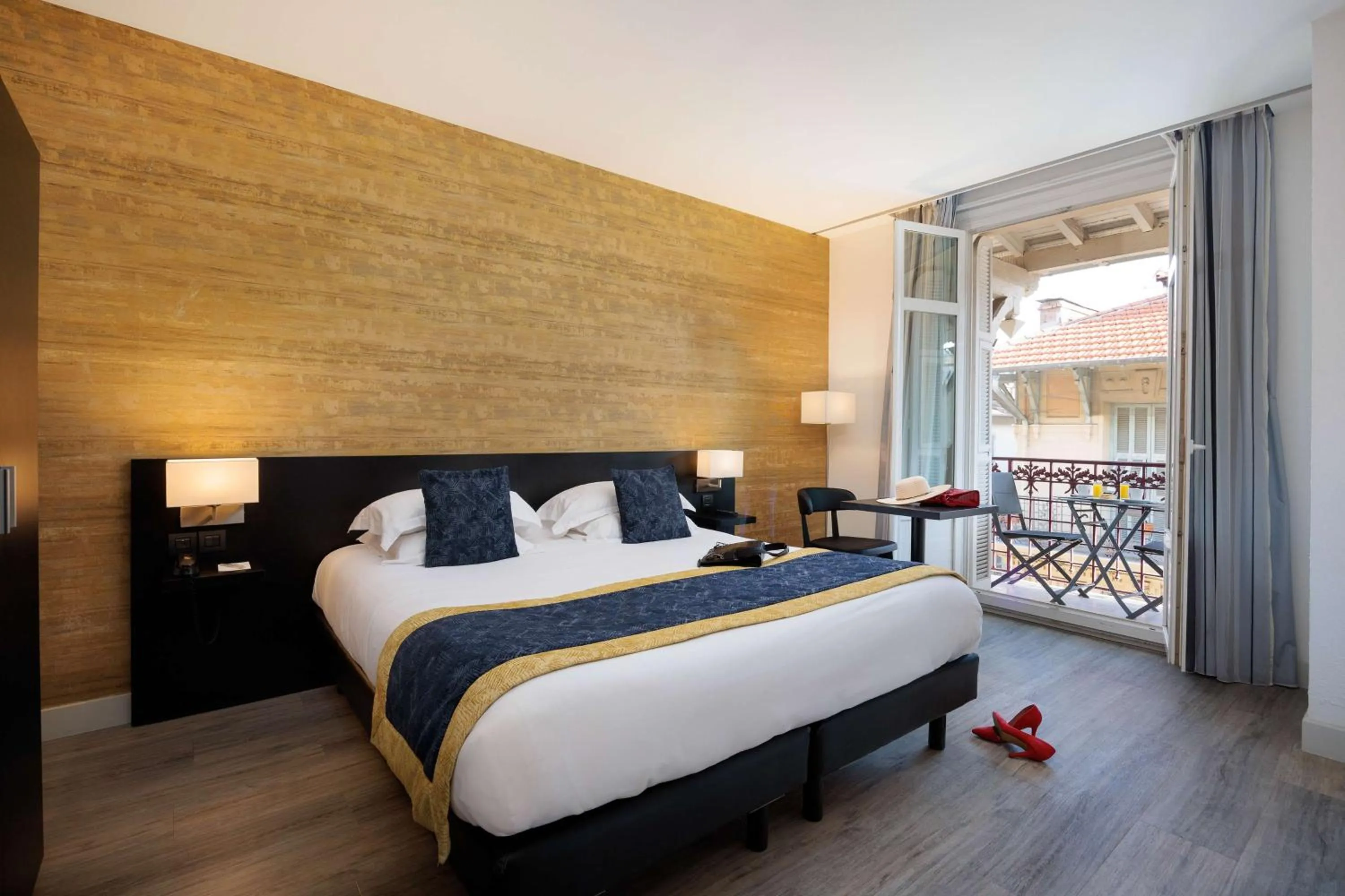 Bedroom, Bed in Best Western Plus Hôtel Massena Nice