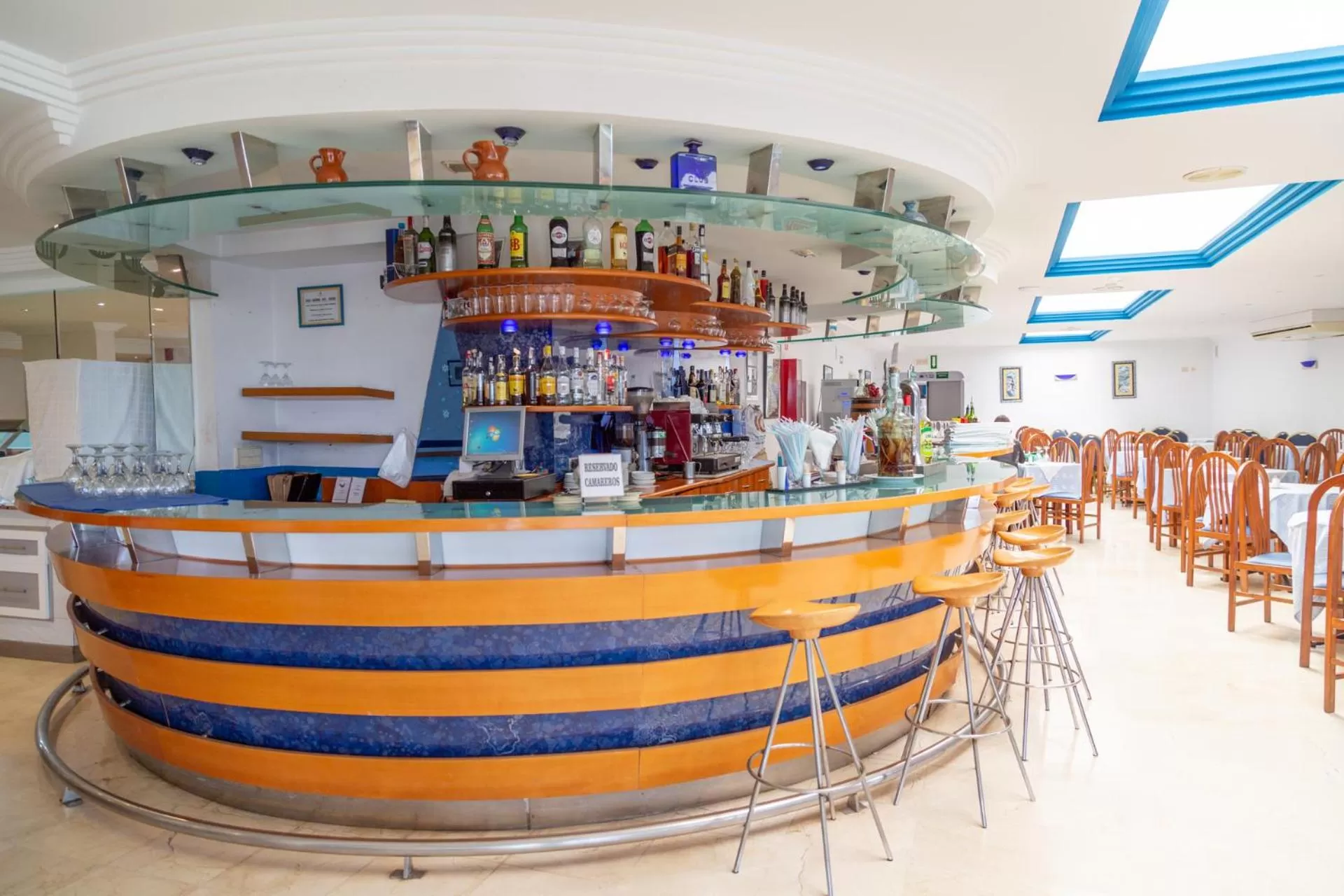 Restaurant/places to eat in Apartamentos Pez Azul