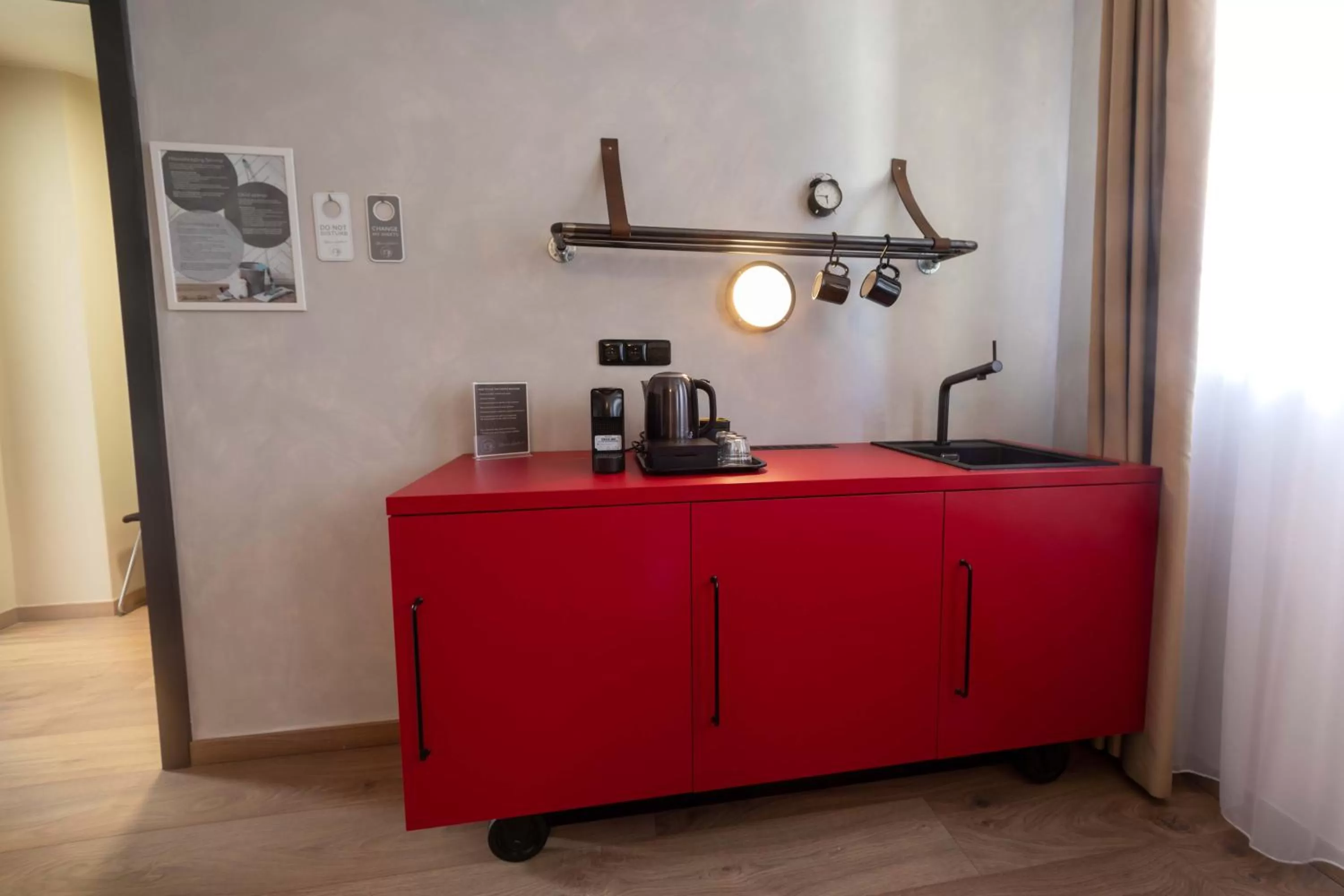 Coffee/tea facilities in Miss Sophie's Downtown