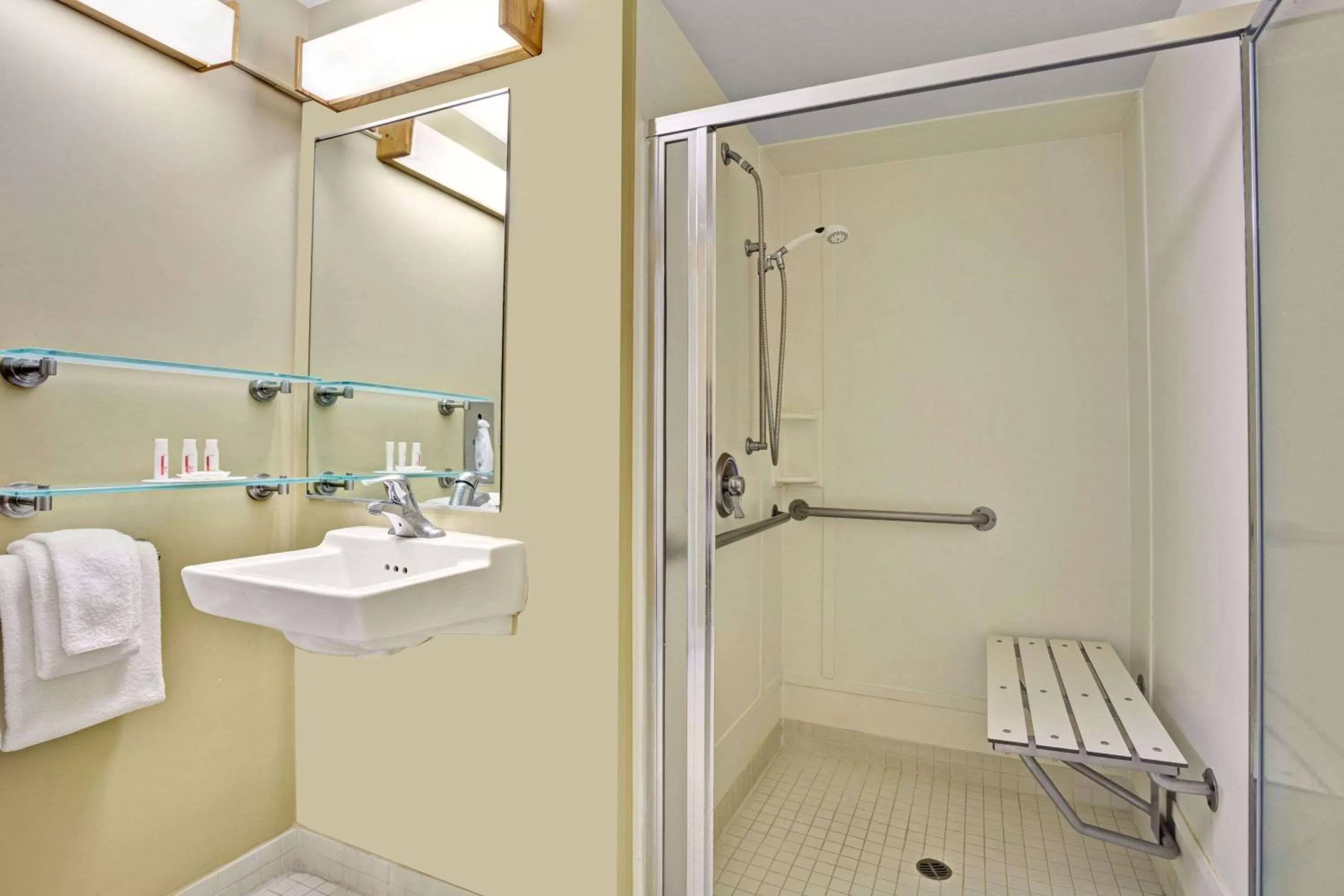 Bathroom in Travelodge by Wyndham Presidio San Francisco