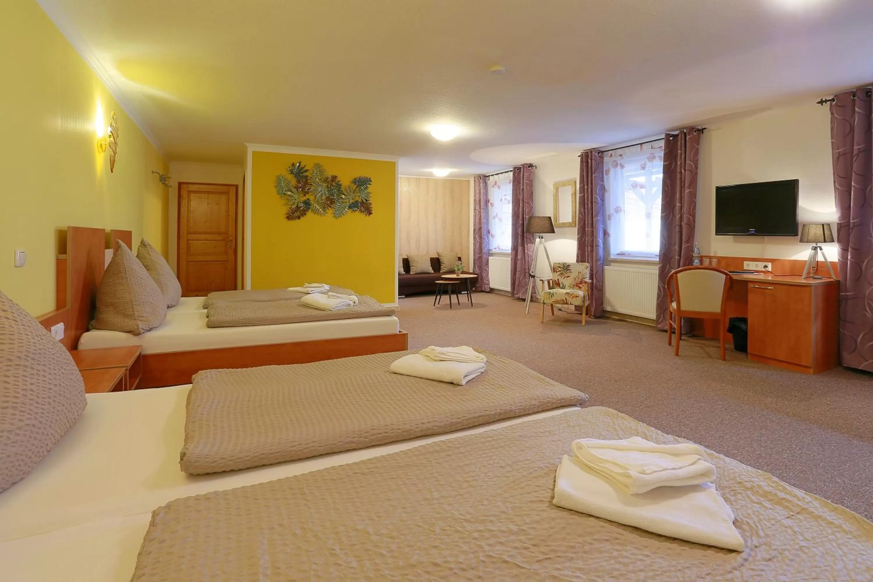 Photo of the whole room, Bed in Landhotel & Brauhaus Prignitzer Hof