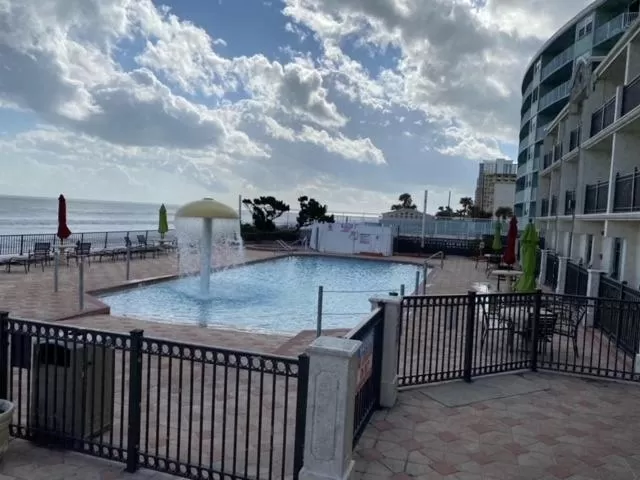 Swimming pool in La Quinta by Wyndham Oceanfront Daytona Beach