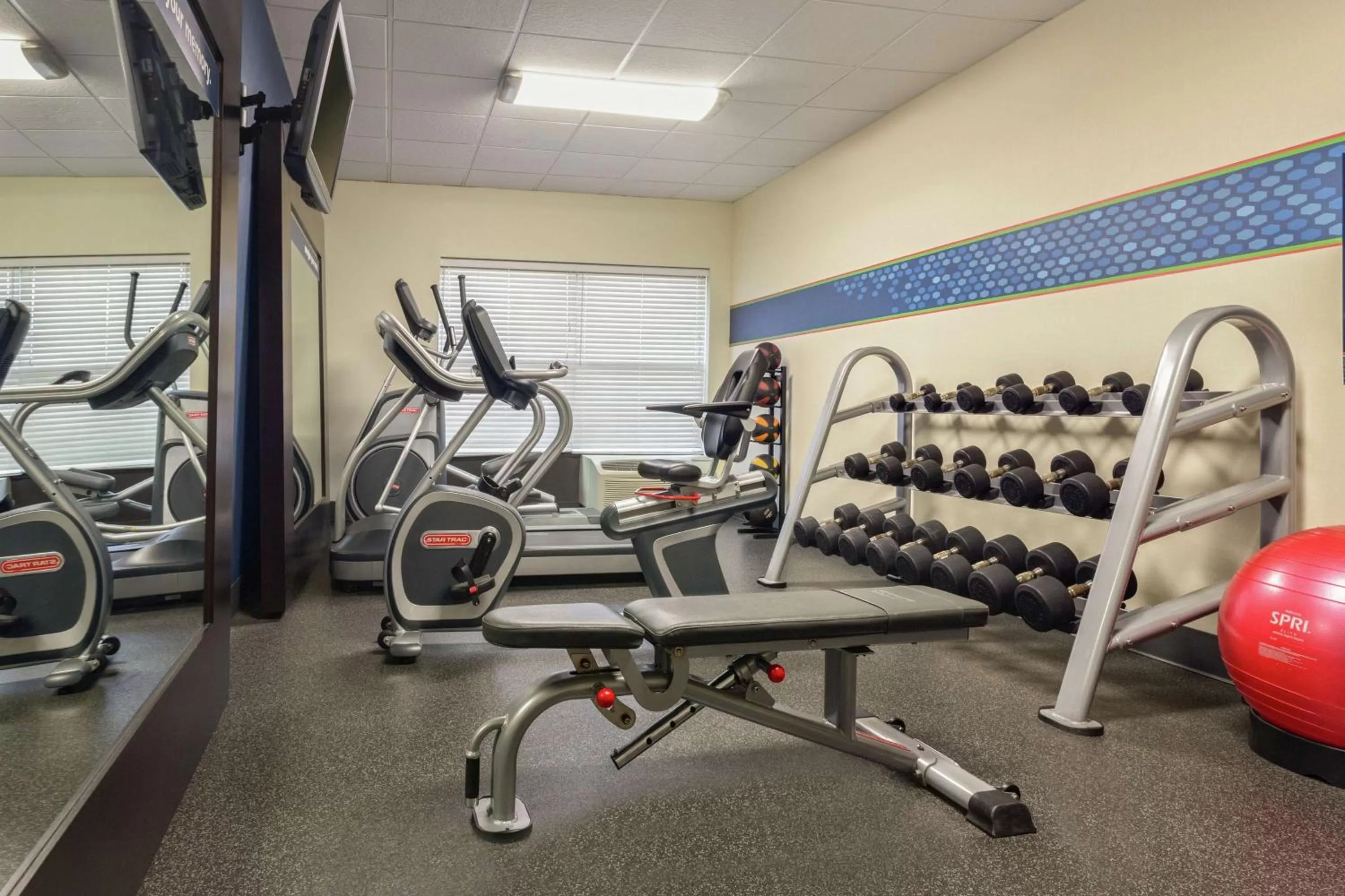 Fitness centre/facilities in Hampton Inn Birmingham-Trussville