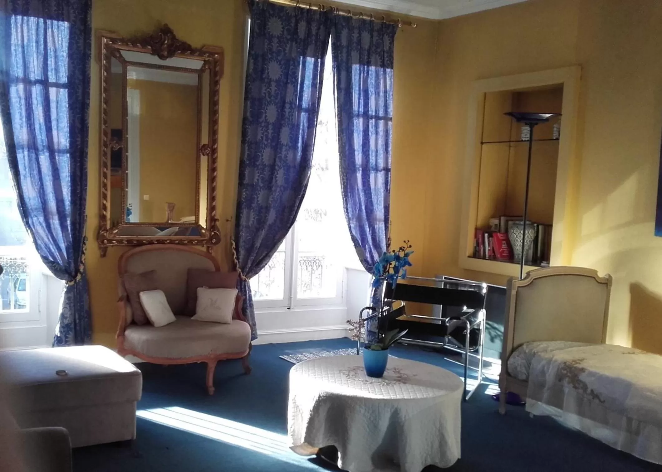 Living room, Seating Area in chambres de charme "Florence"