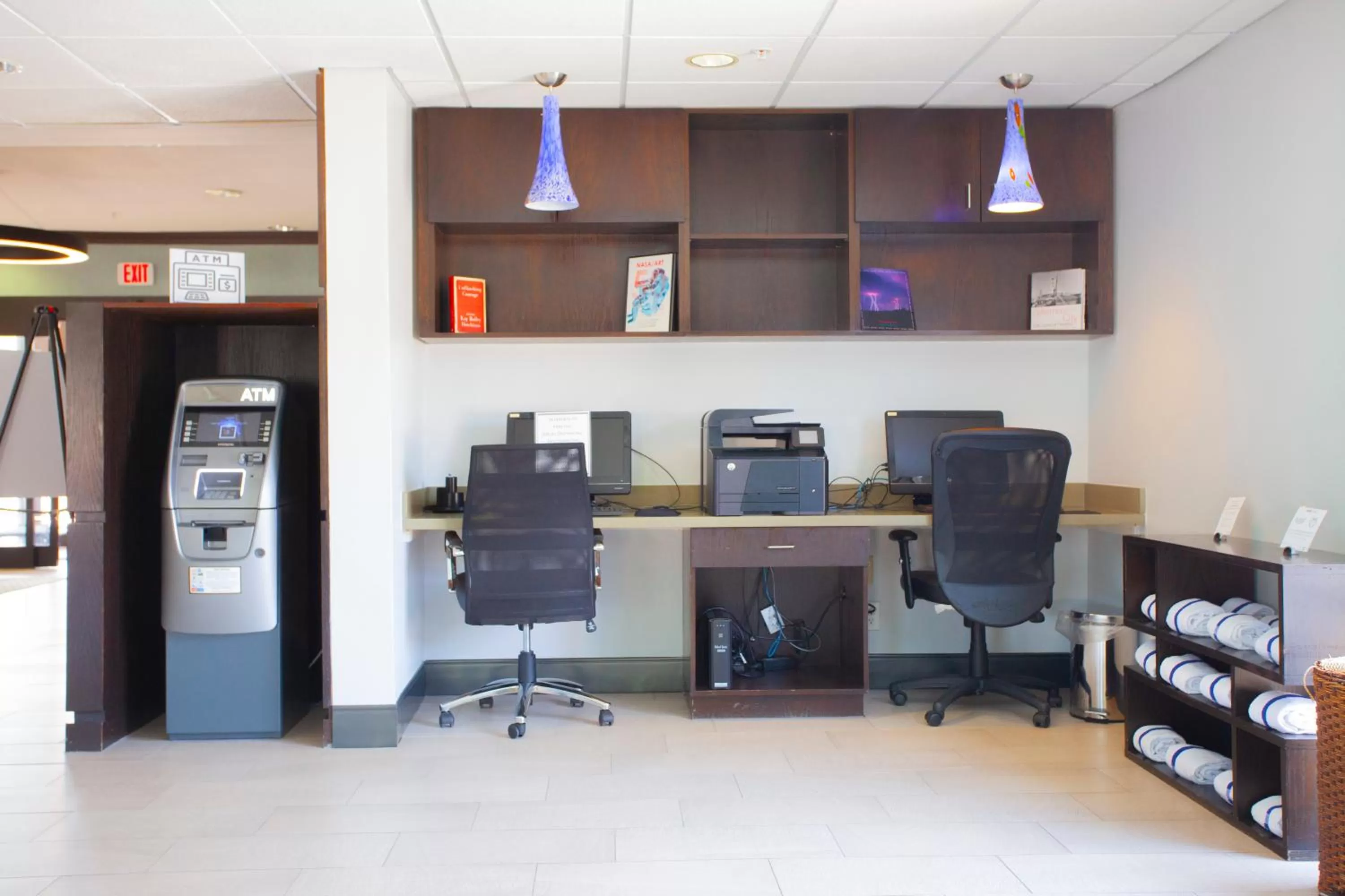 Business facilities in Holiday Inn & Suites Spring - The Woodlands