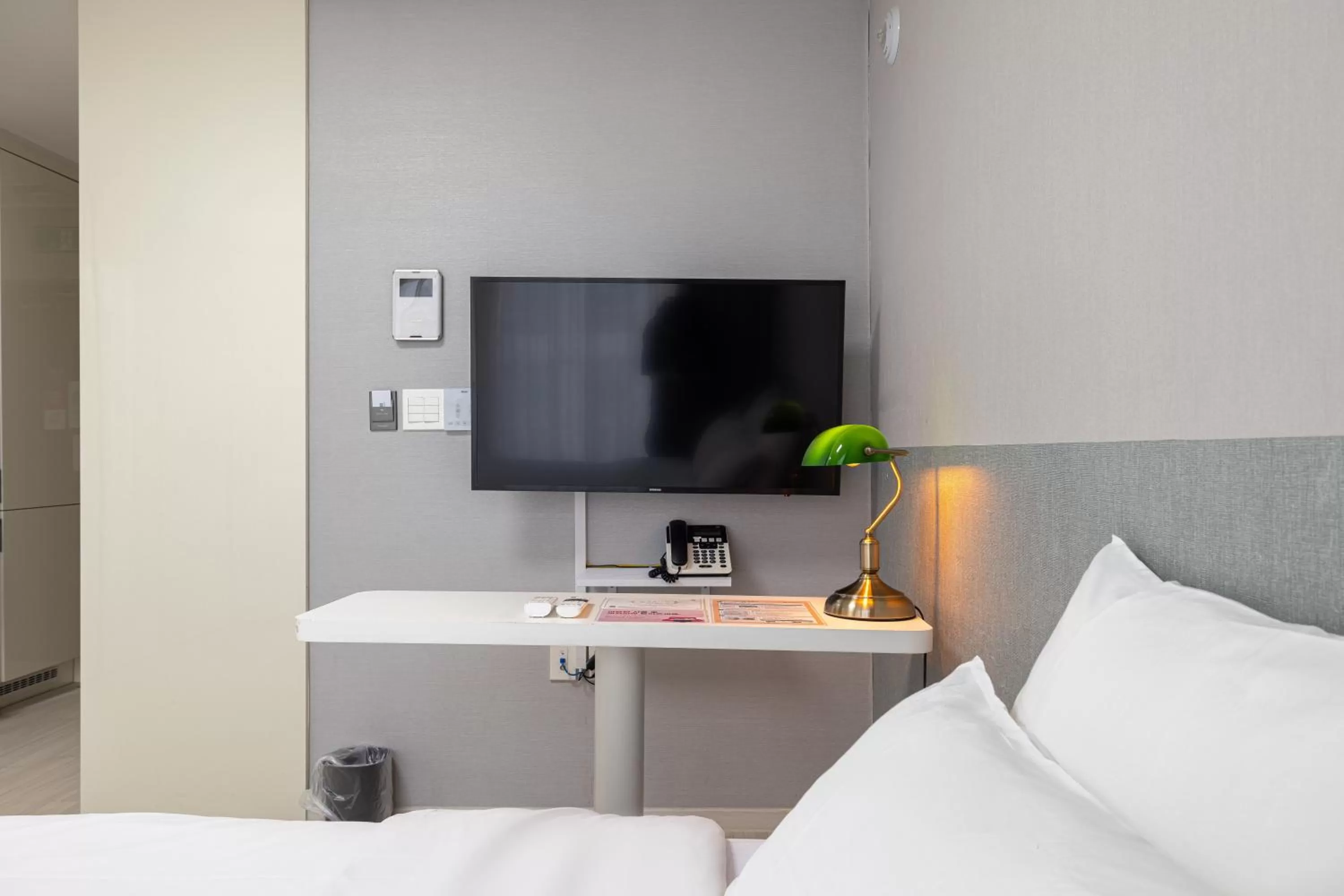 Bed in GL City Hotel Incheon Airport