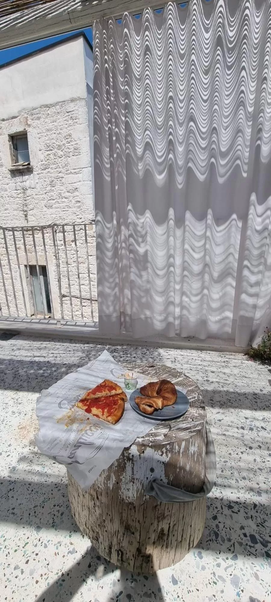 Hydria guest house art gallery