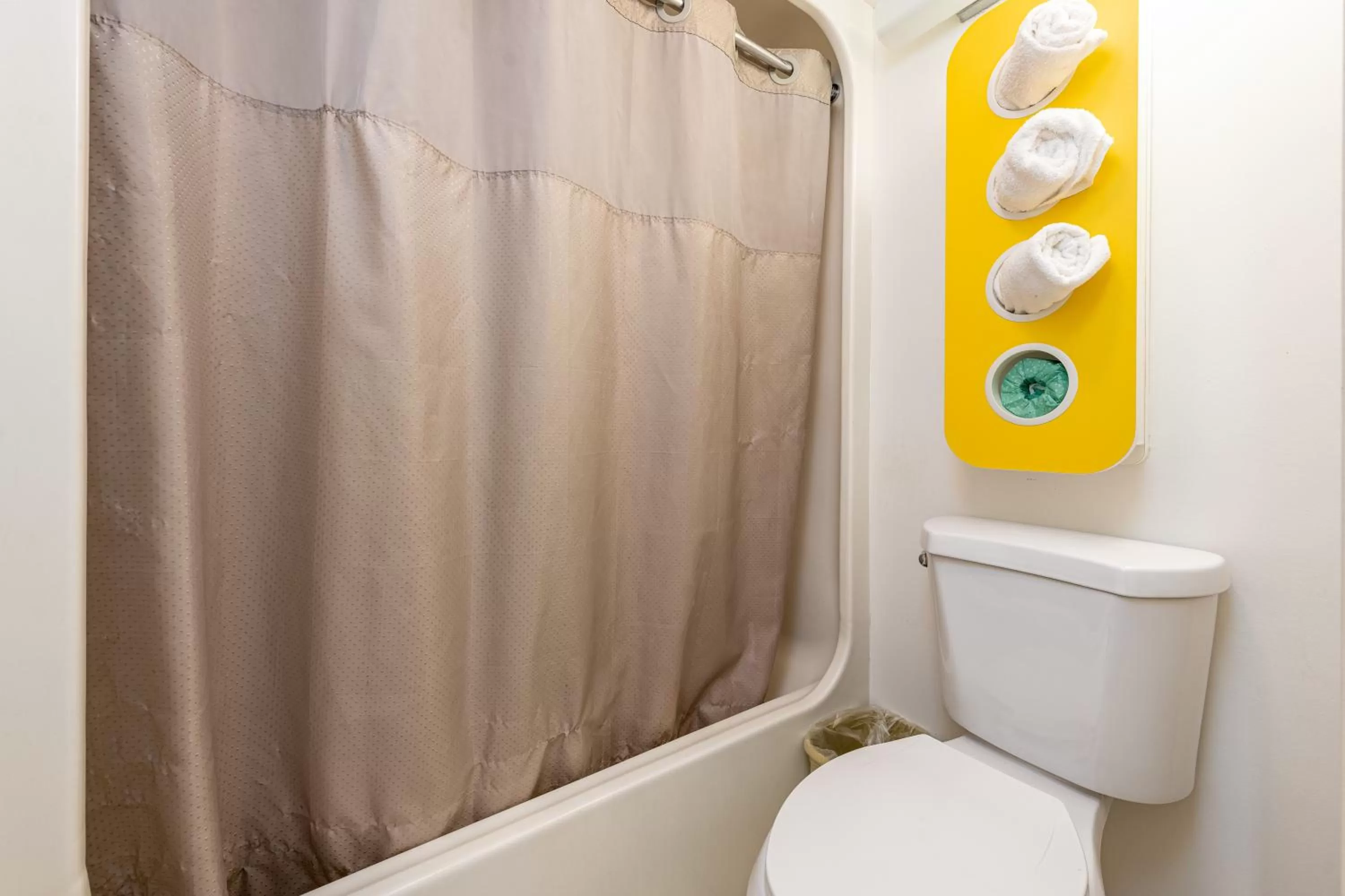 Shower in AIRE Hotel North Beach Jersey Shore