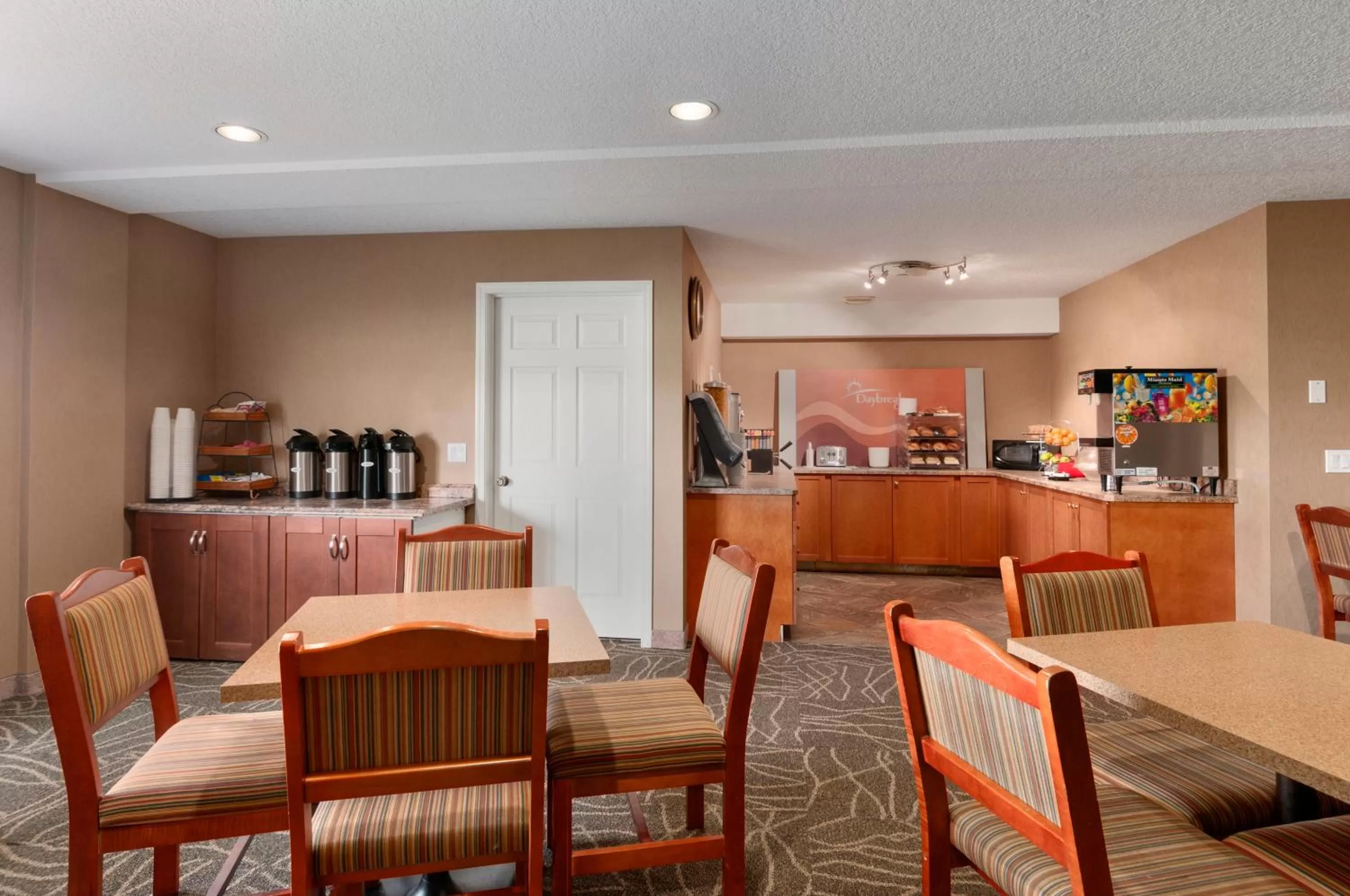 Restaurant/places to eat in Days Inn & Suites by Wyndham Cochrane
