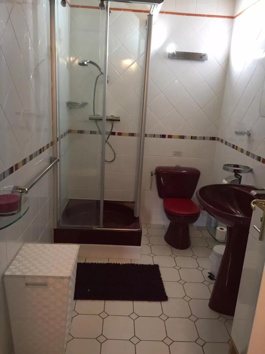 Shower in la ferme des ruelles