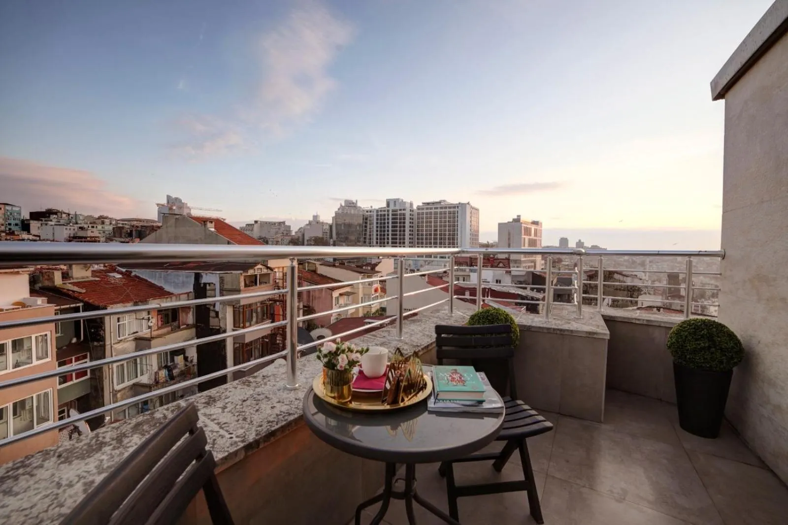 Balcony/Terrace in The Fox Hotel