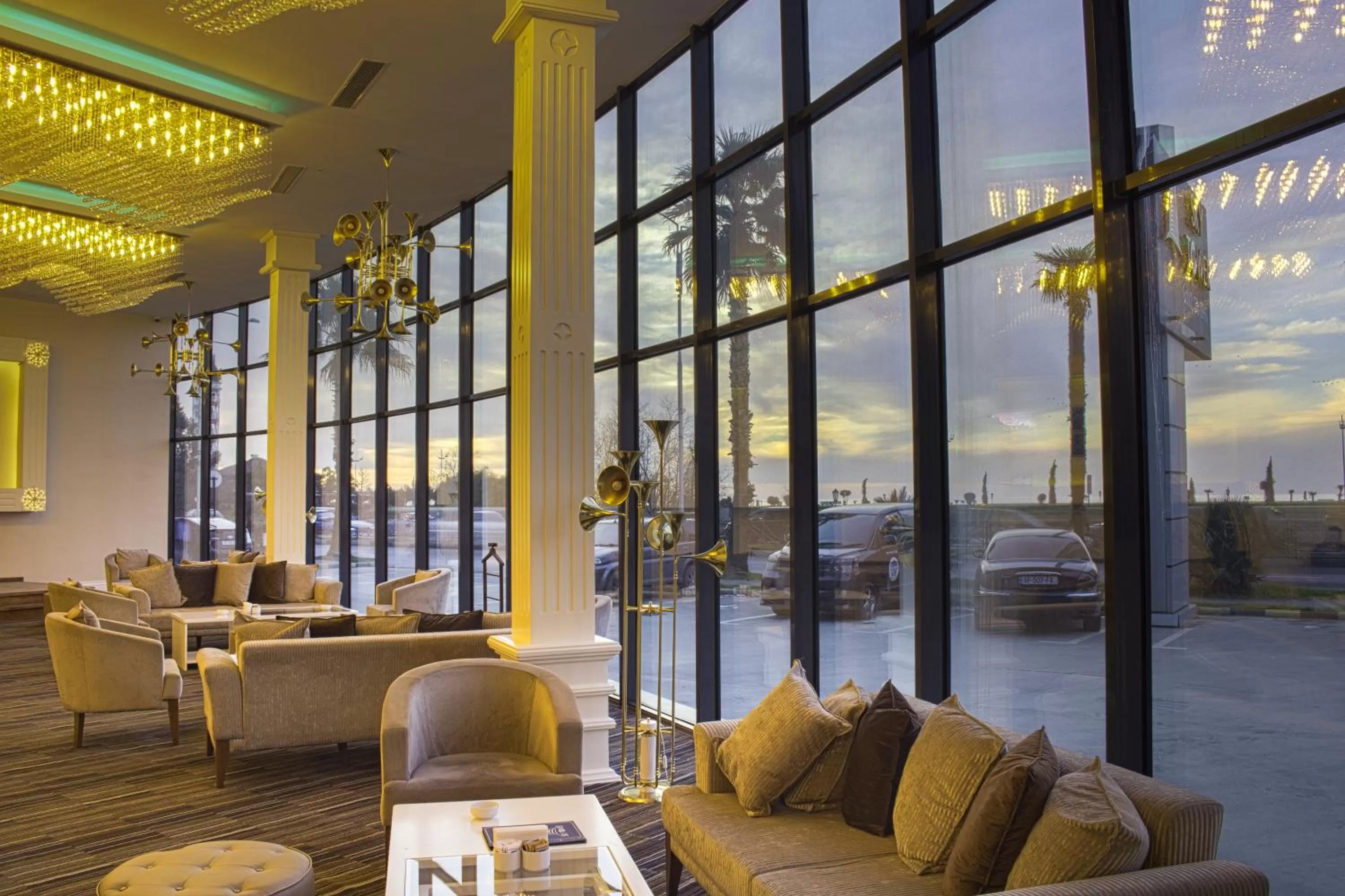 Communal lounge/ TV room in Sky Tower King Hotel