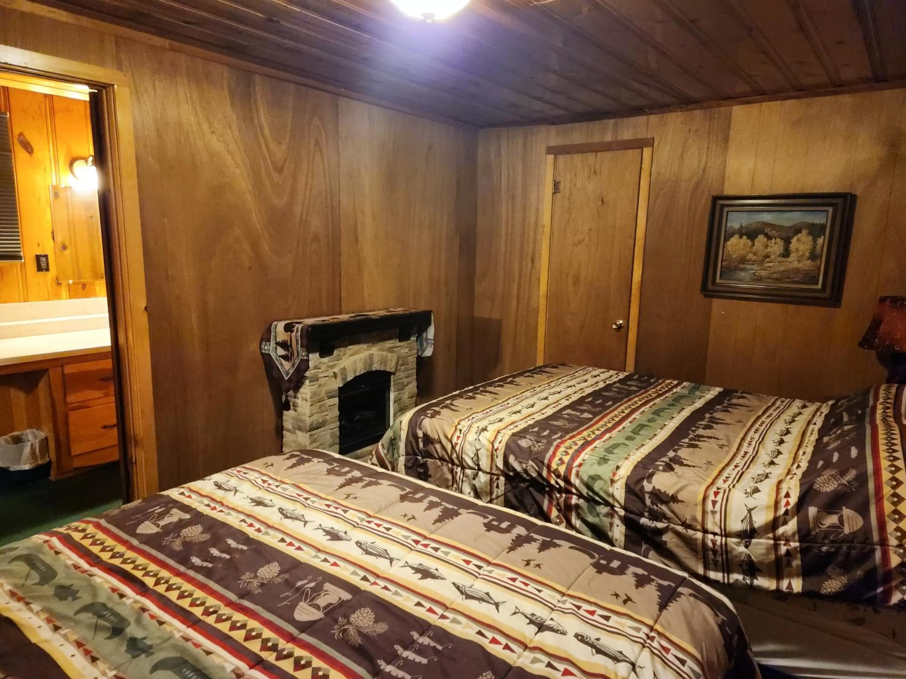 Bed in Eagle Nest Fly Shack & Lodge