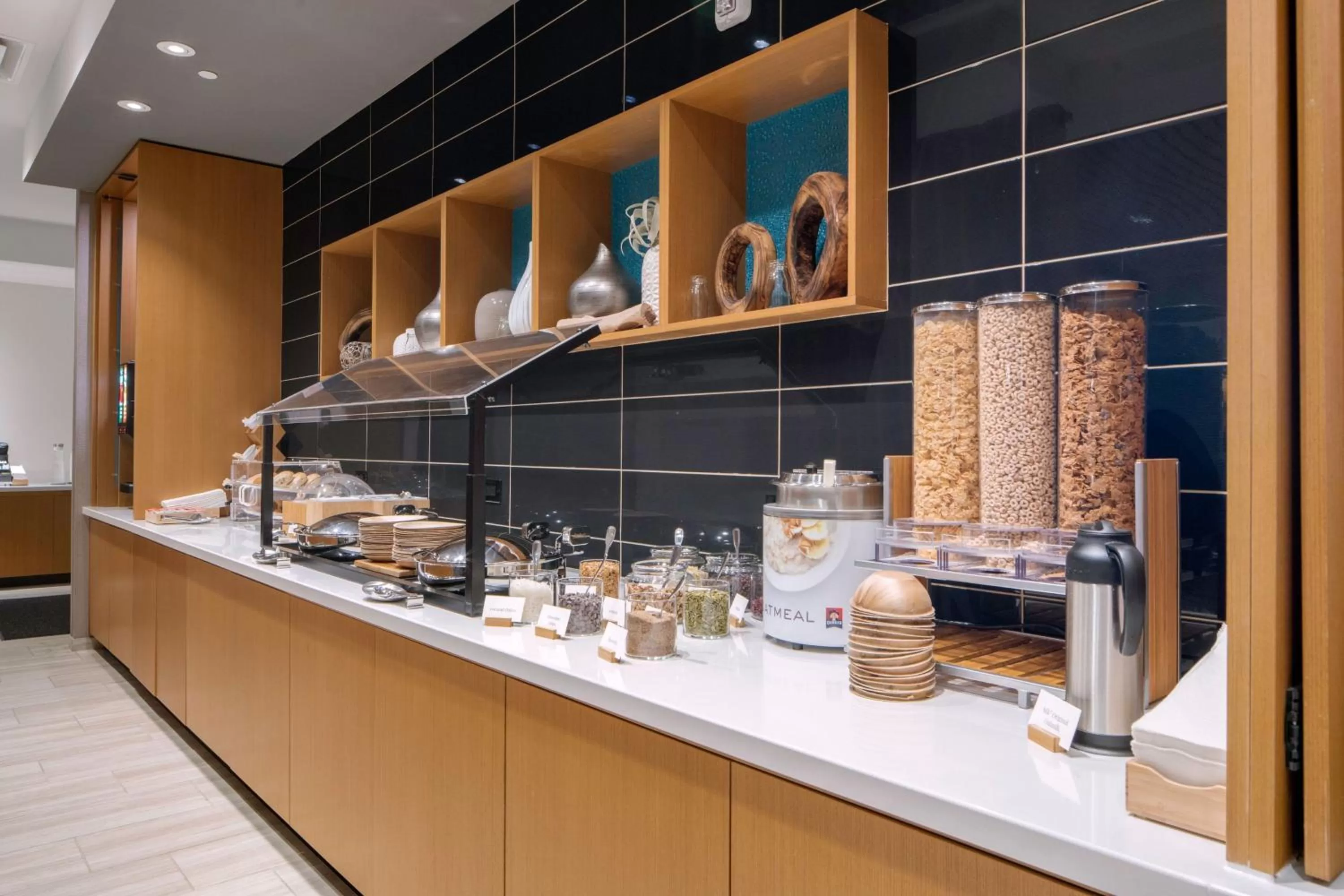 Breakfast in SpringHill Suites by Marriott Charlotte Airport Lake Pointe