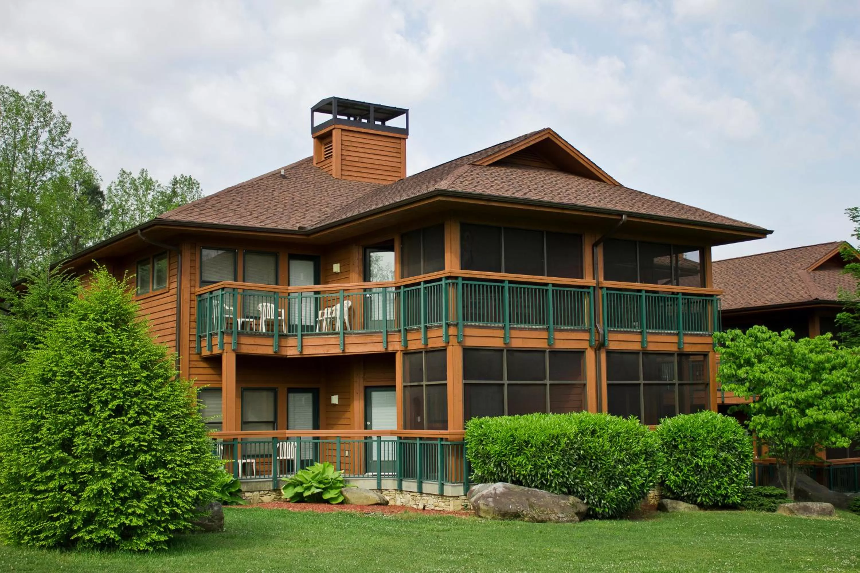 Property building in Hilton Vacation Club Bent Creek Golf Village Gatlinburg