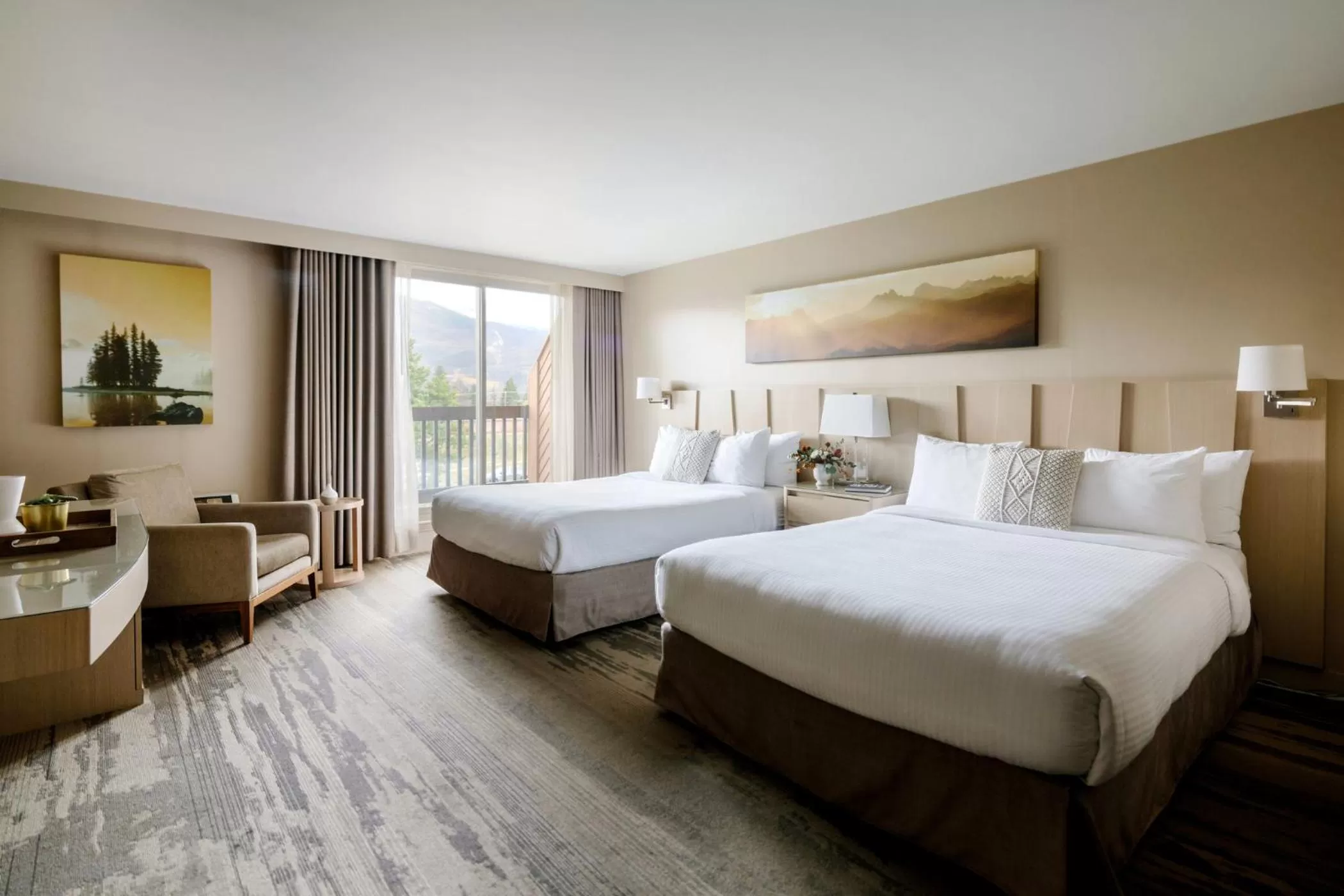 Woodland Balcony Room, 2 Queens – Pet Friendly in Forest Park Hotel