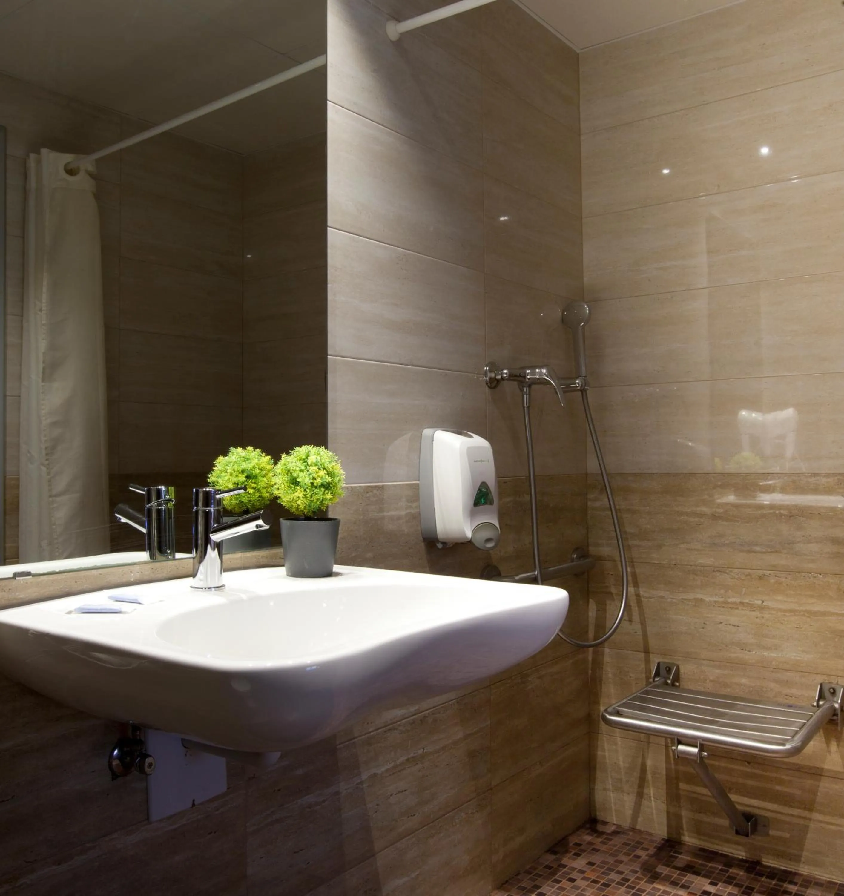 Bathroom in Hostal Barcelona