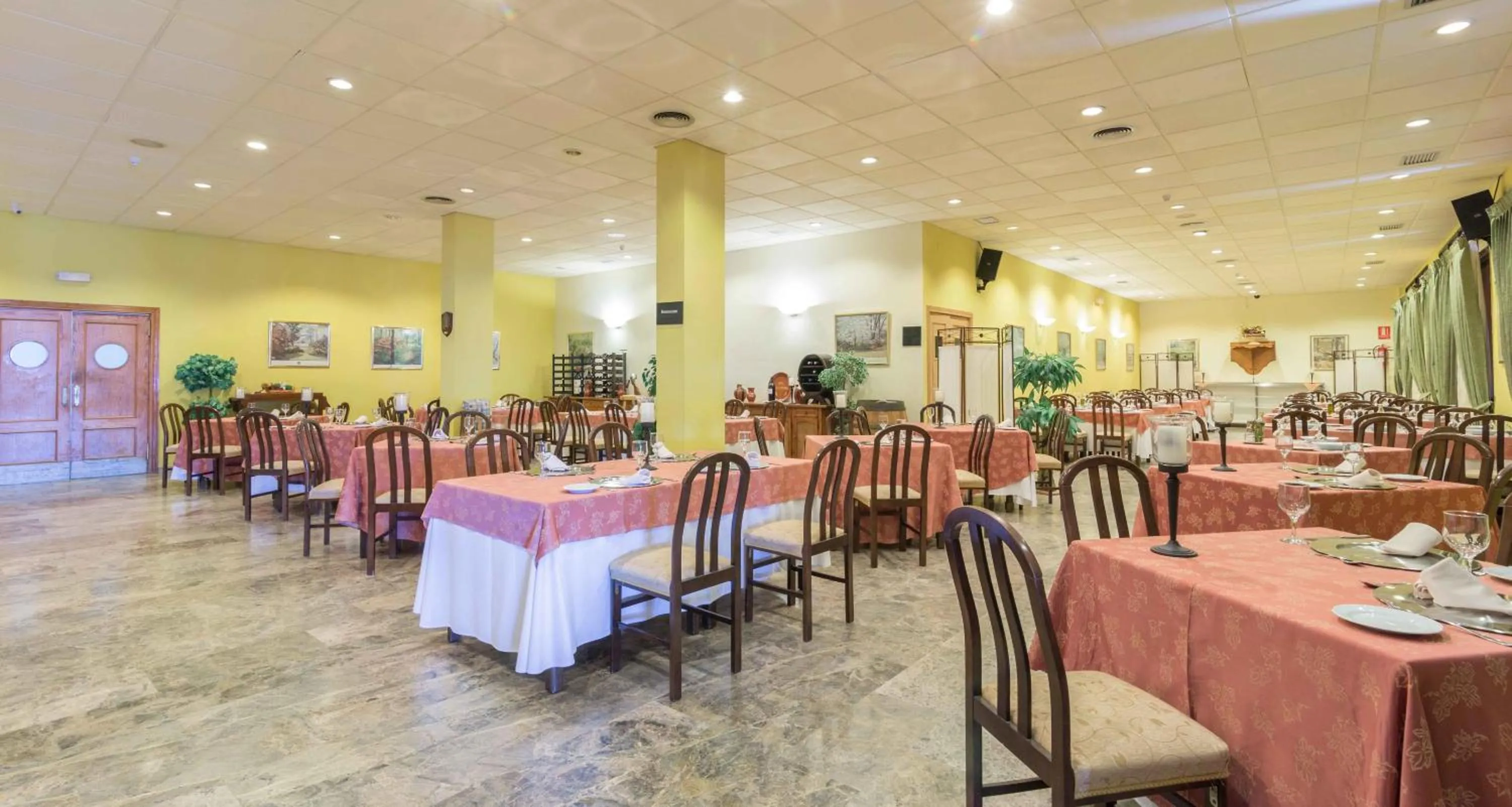 Restaurant/places to eat in Hotel Los Templarios