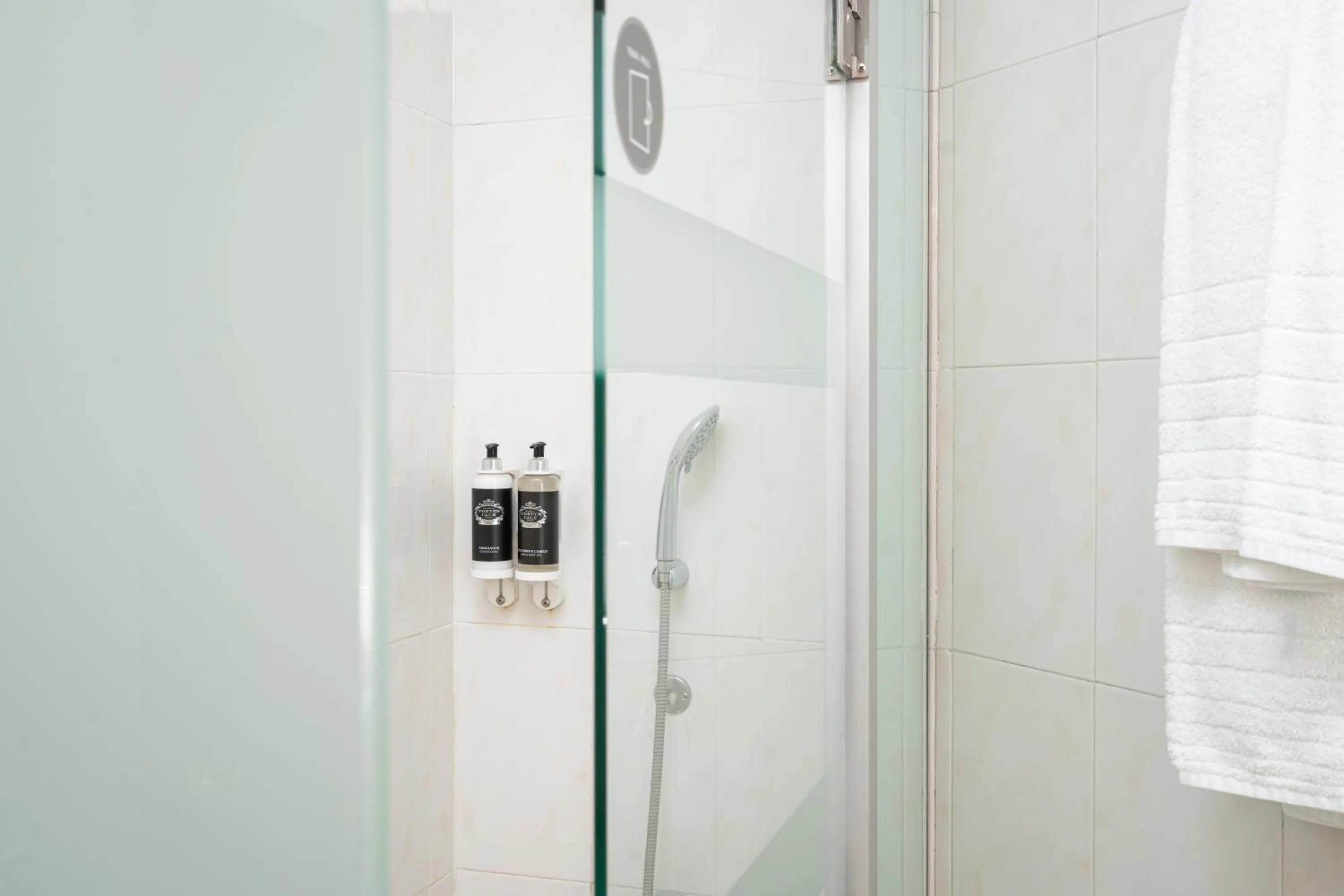 Bathroom in Hotel Hernán Cortés