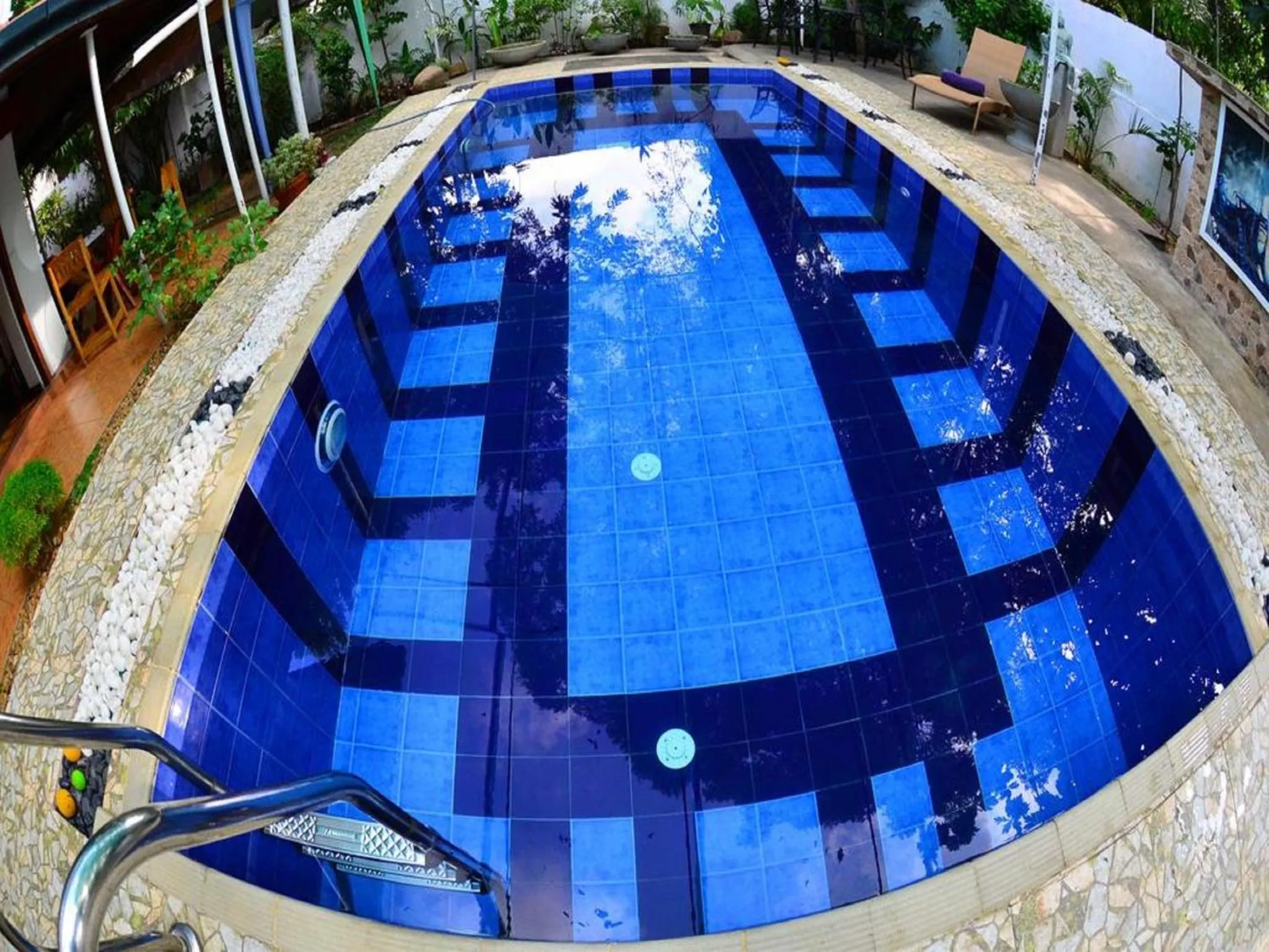 Swimming pool in Colombo Villa