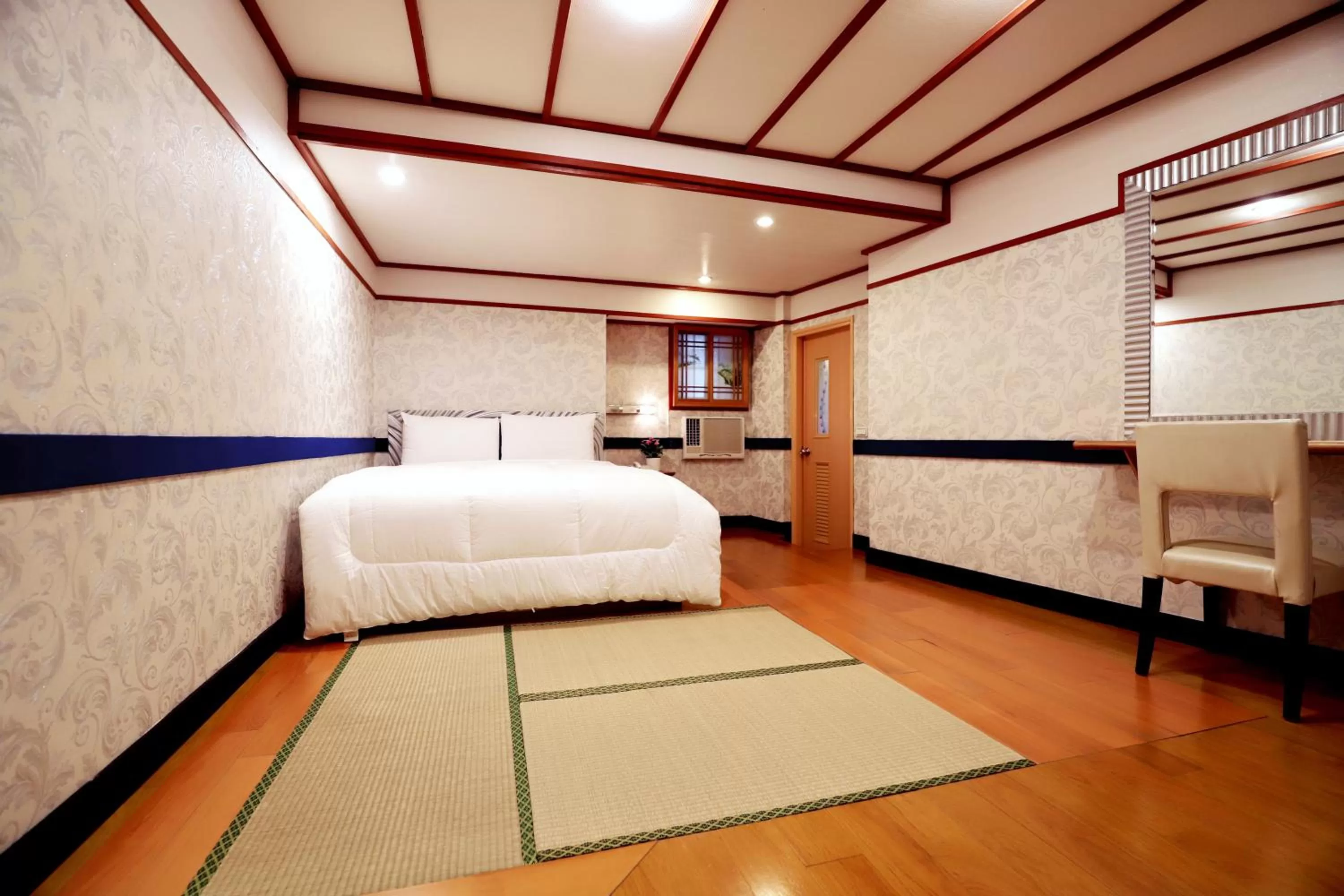 Bed in Gorgeous Hot Spring Resort