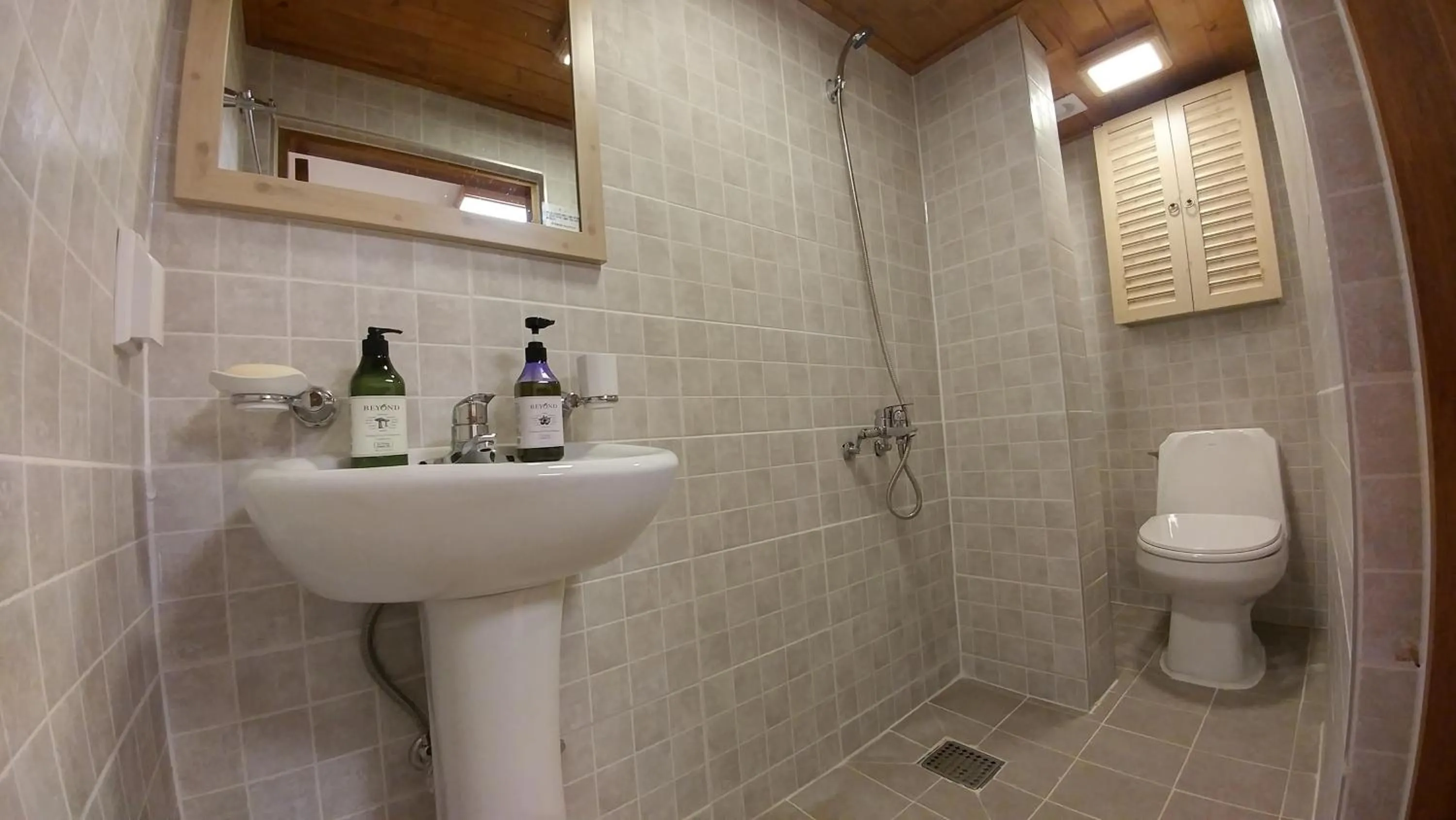 Photo of the whole room in Bukchon Sosunjae Guesthouse