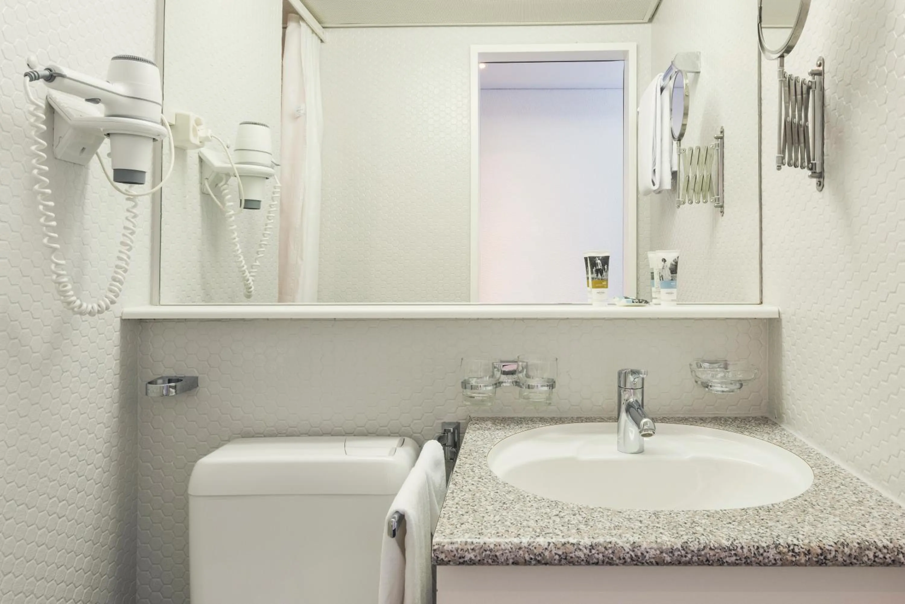 Bathroom in Mercure Lenzburg Krone