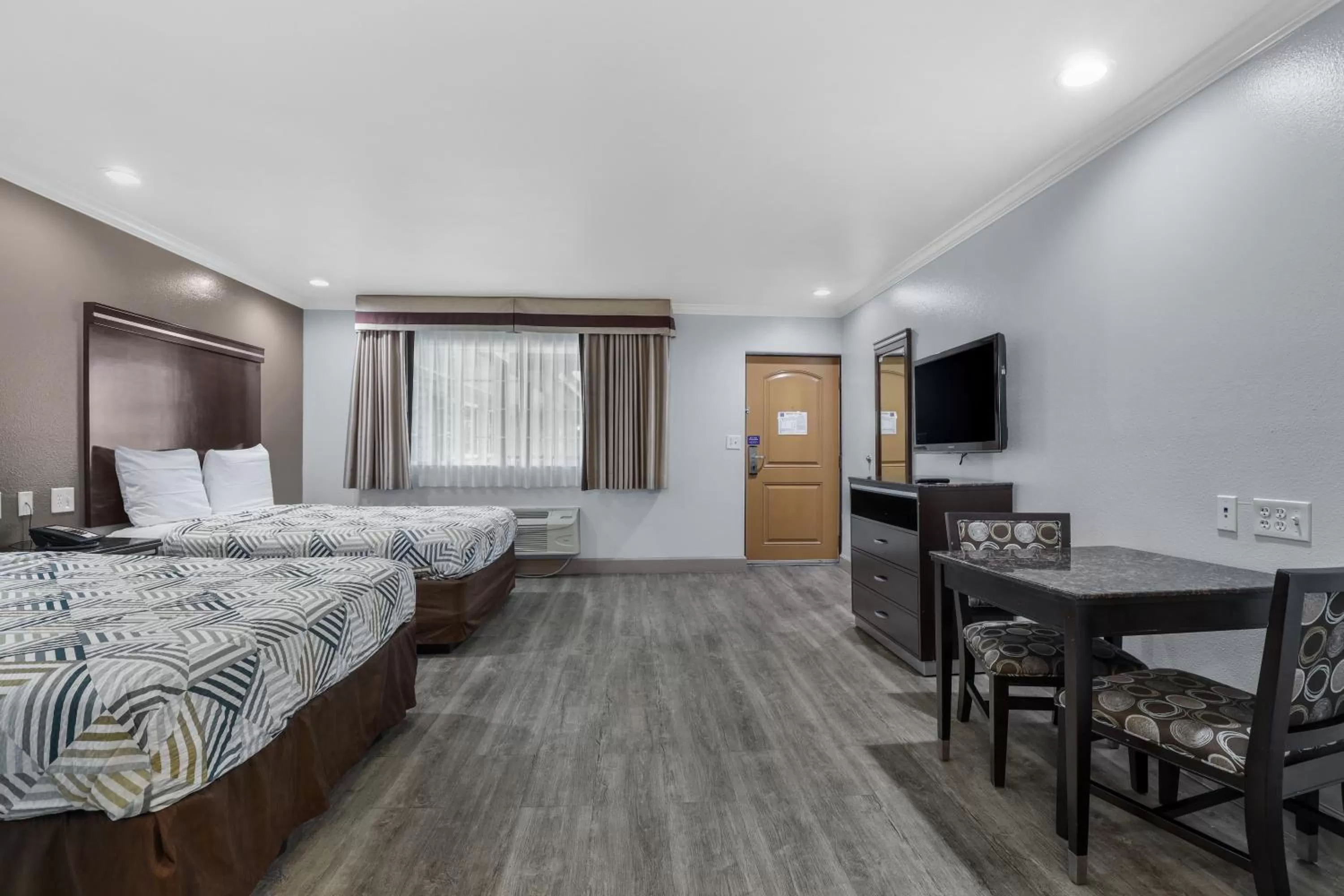 Bed in Motel 6 Carlsbad, Ca- North