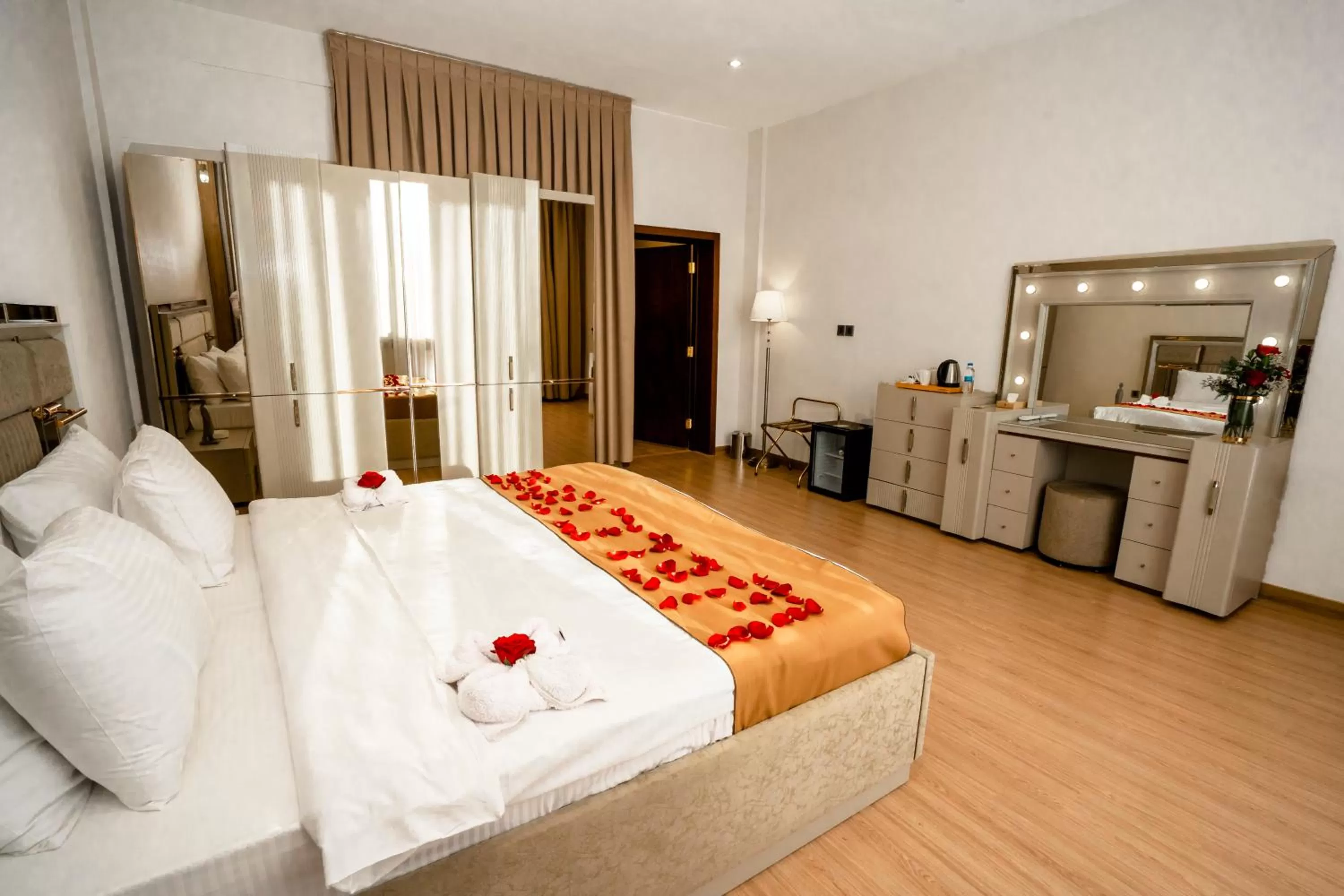 Bed in Al Yarmouk International Hotel