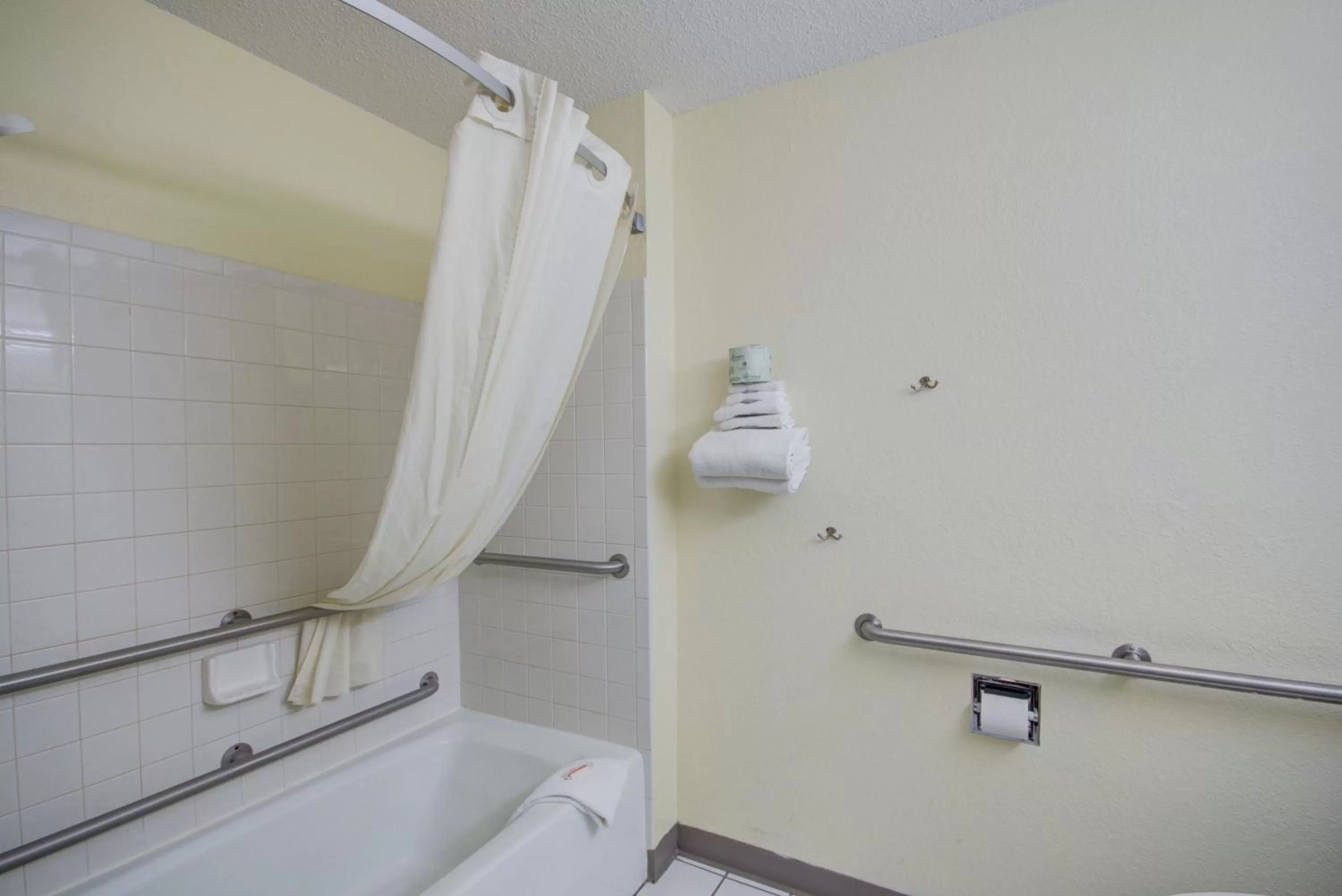 Bathroom in Super 8 by Wyndham Zanesville