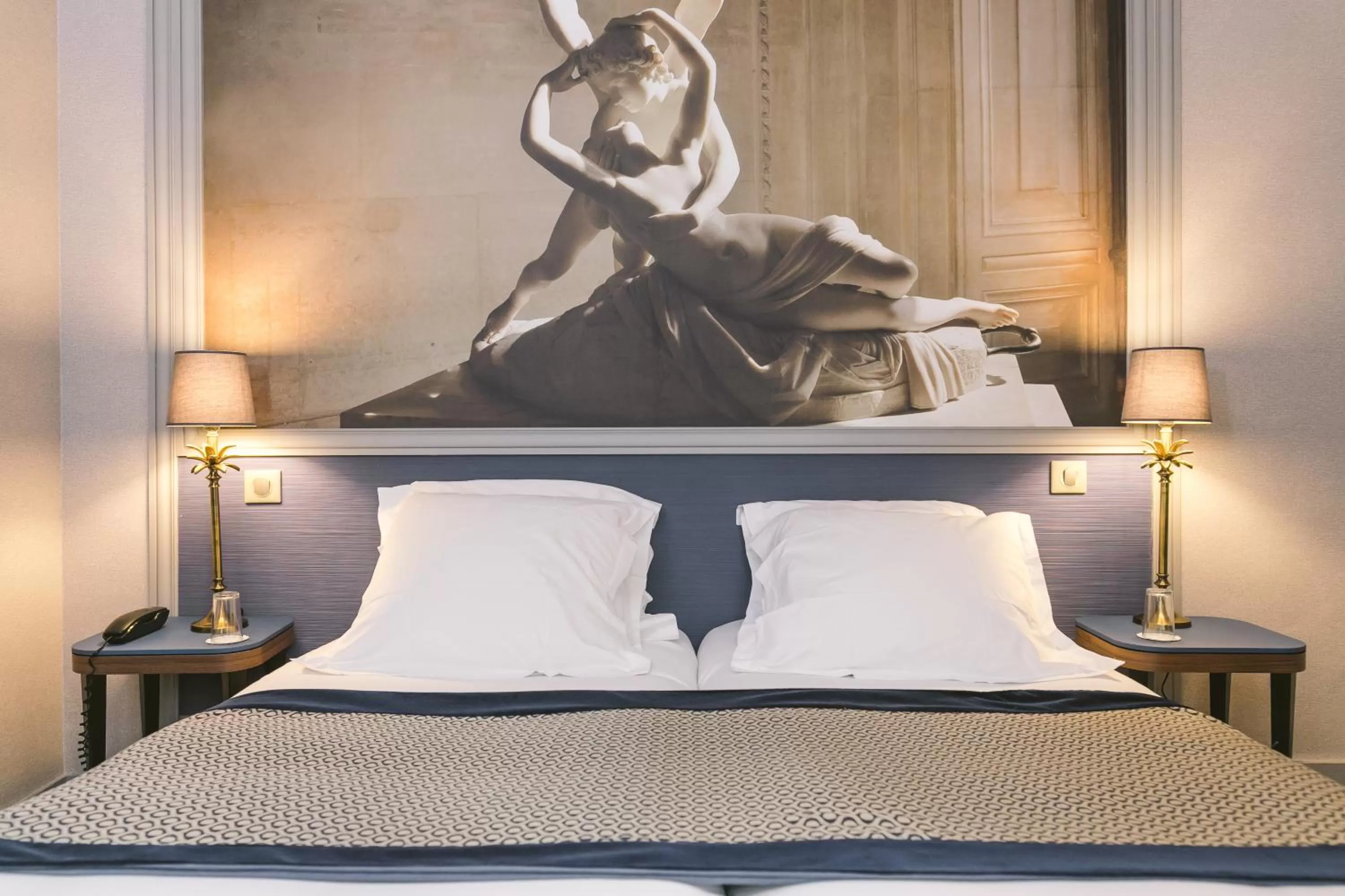 Photo of the whole room, Bed in Hotel Saint Christophe