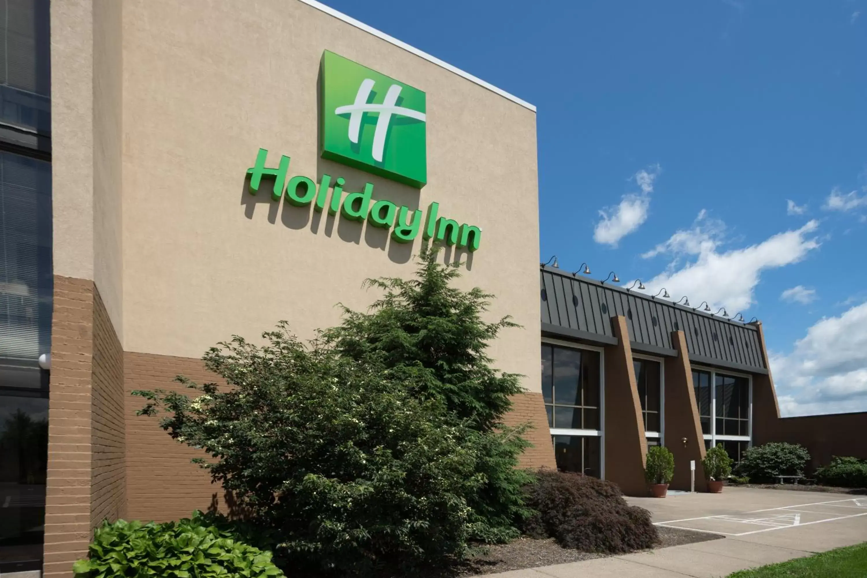 Holiday Inn Harrisburg I-81 Hershey Area by IHG Holiday Inn Harrisburg I-81 Hershey Area by IHG