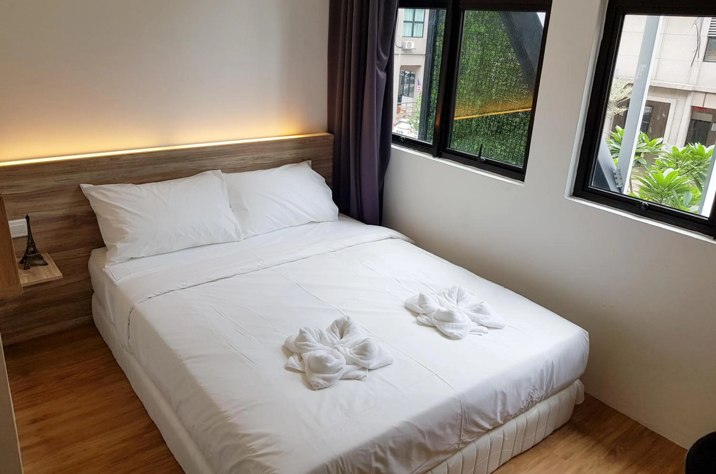 Bed in Rica Hotel Usj