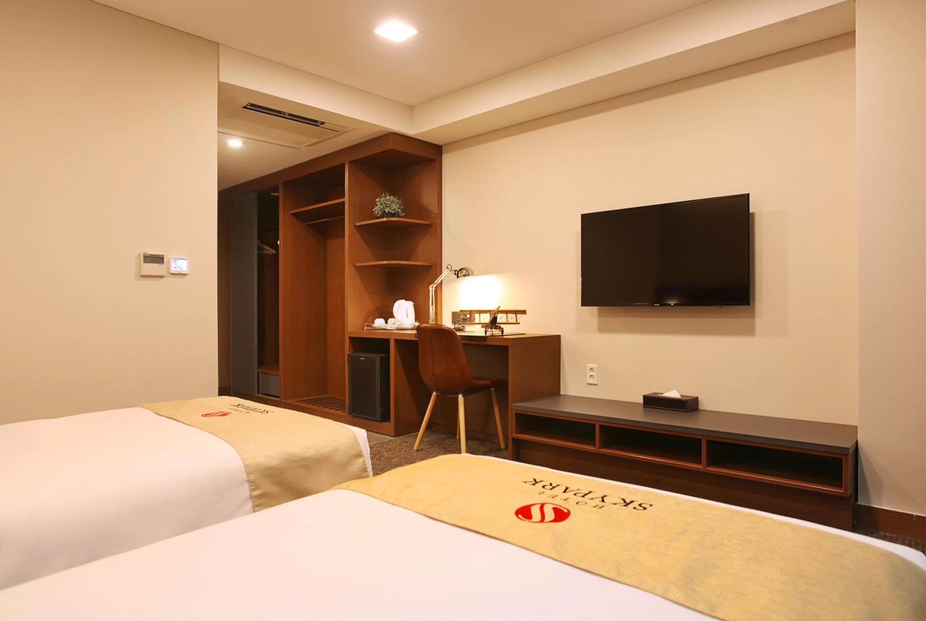 Bedroom, Bed in Hotel Skypark Kingstown Dongdaemun