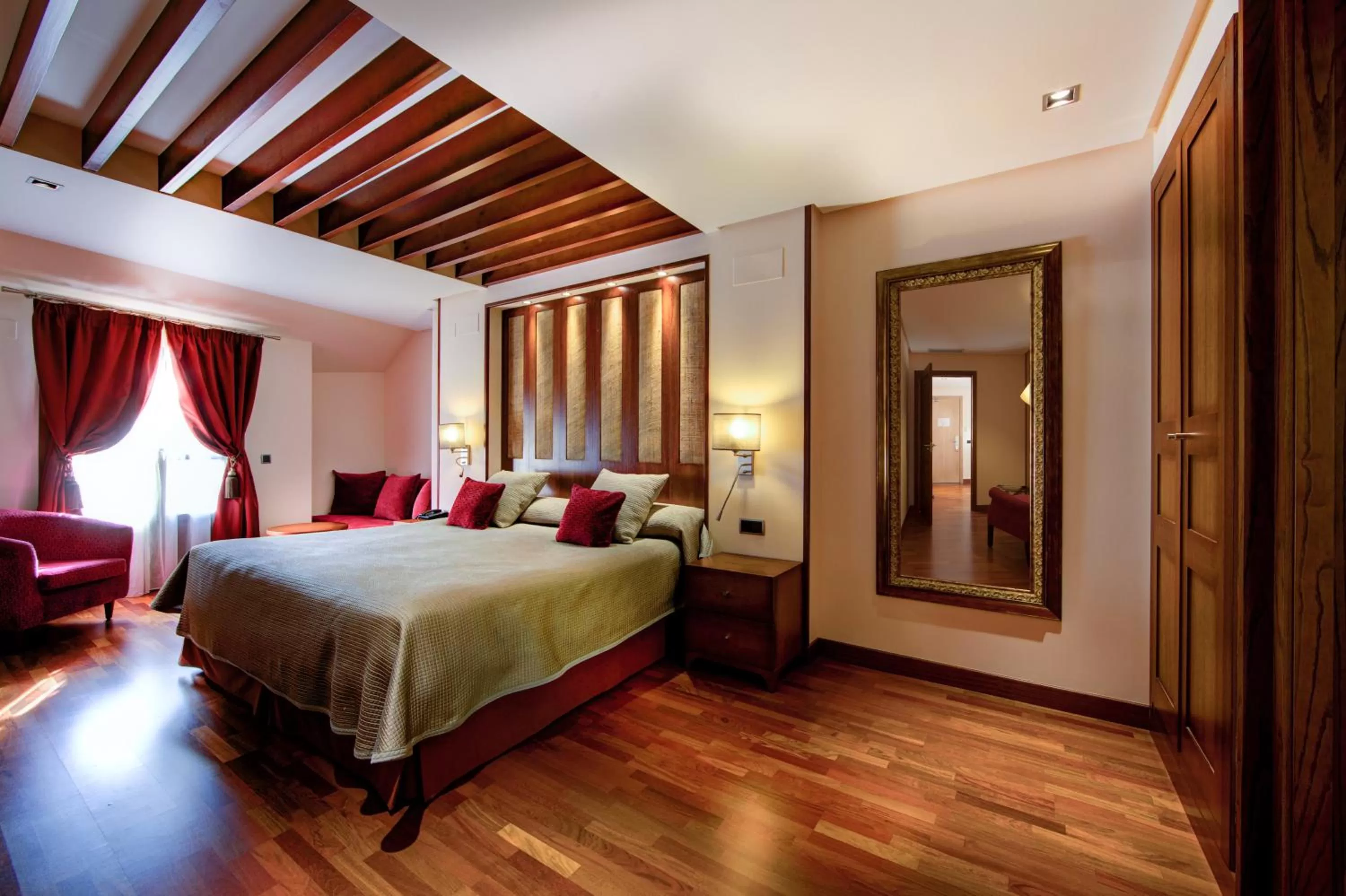 Photo of the whole room, Bed in Casa Consistorial