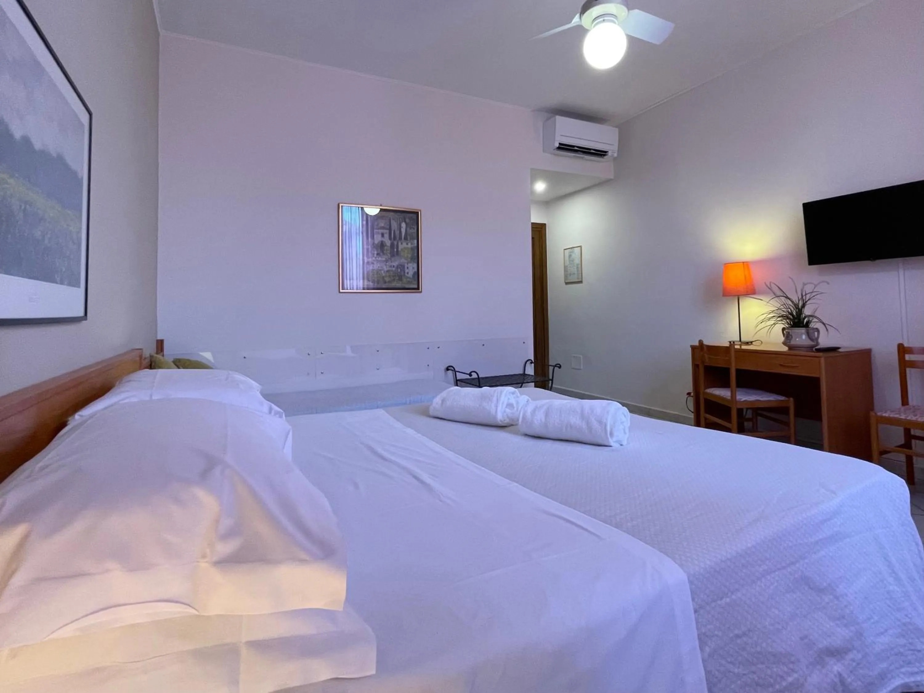 Bedroom, Bed in Hotel Leopolda