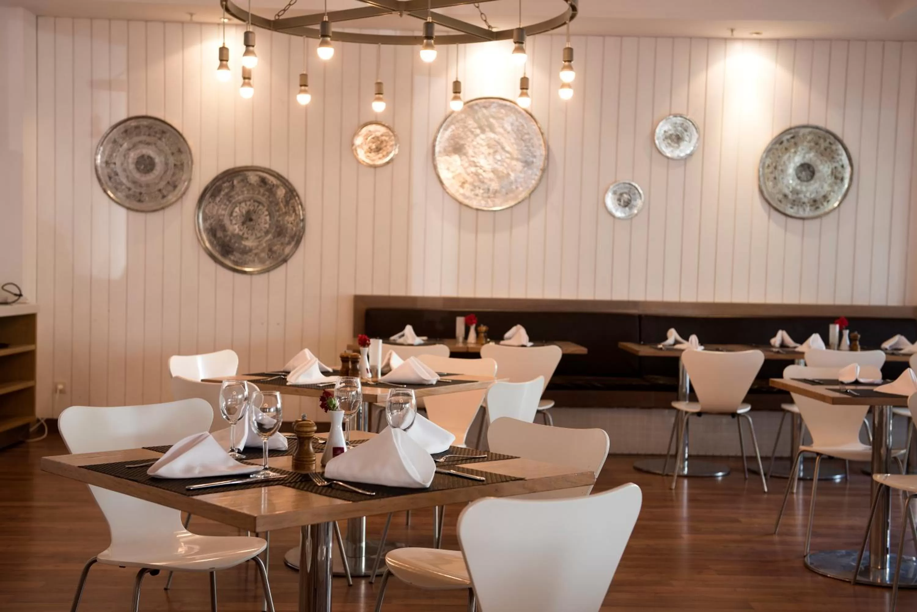 Restaurant/places to eat in Barut B Suites