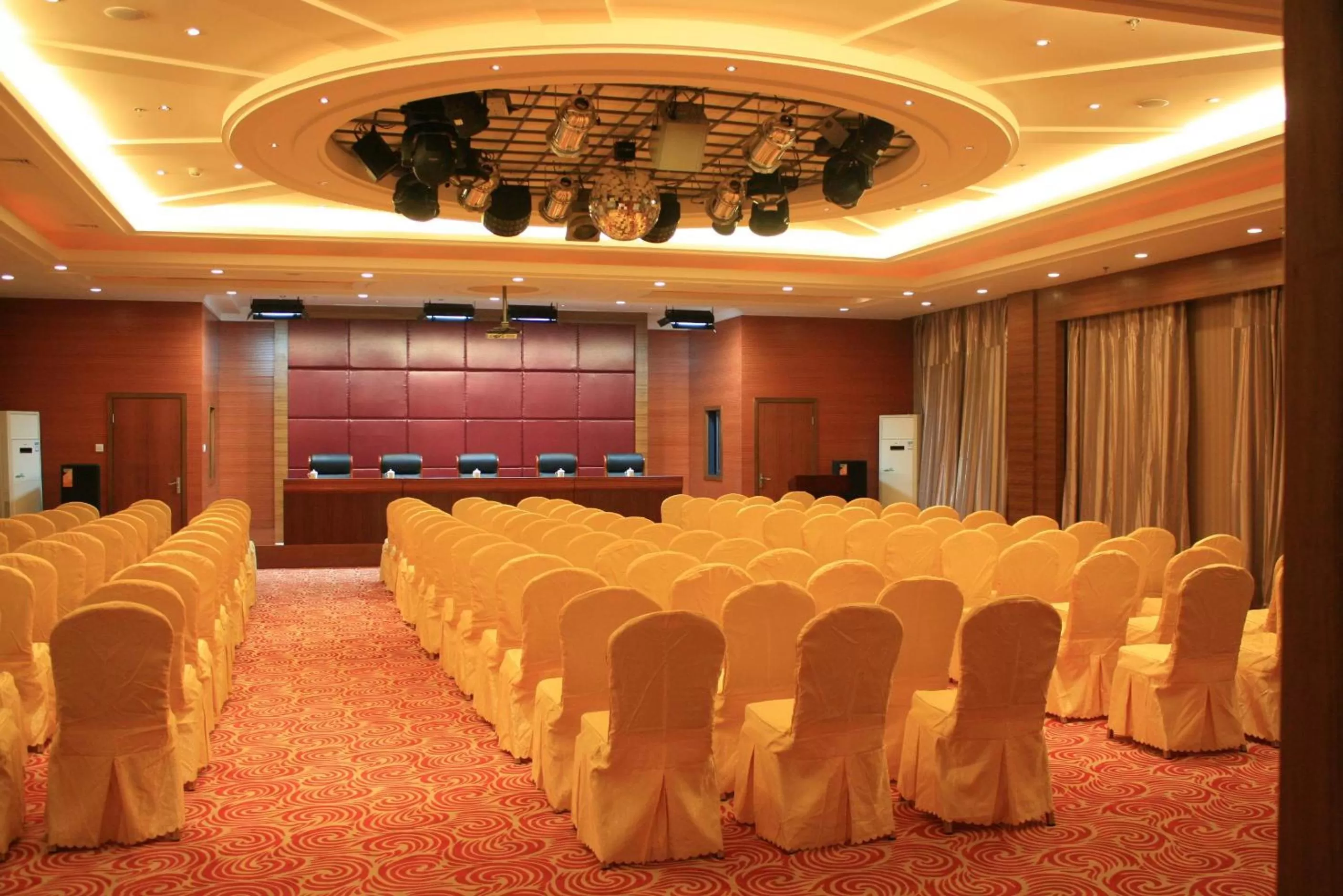 Area and facilities, Banquet Facilities in Sogecoa Golden Peacock