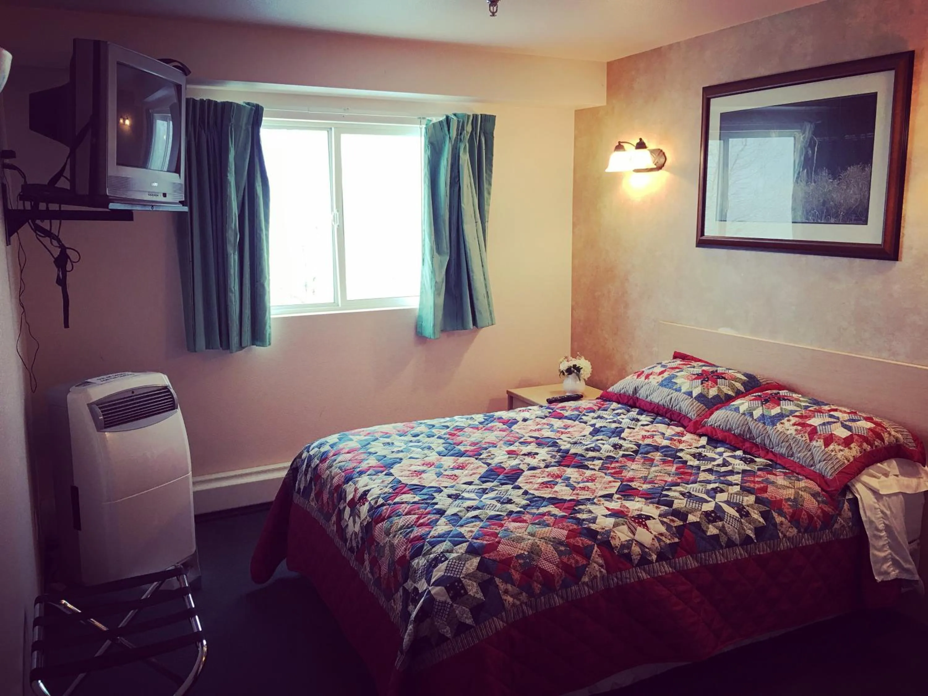 Bed in Windbreak Cafe