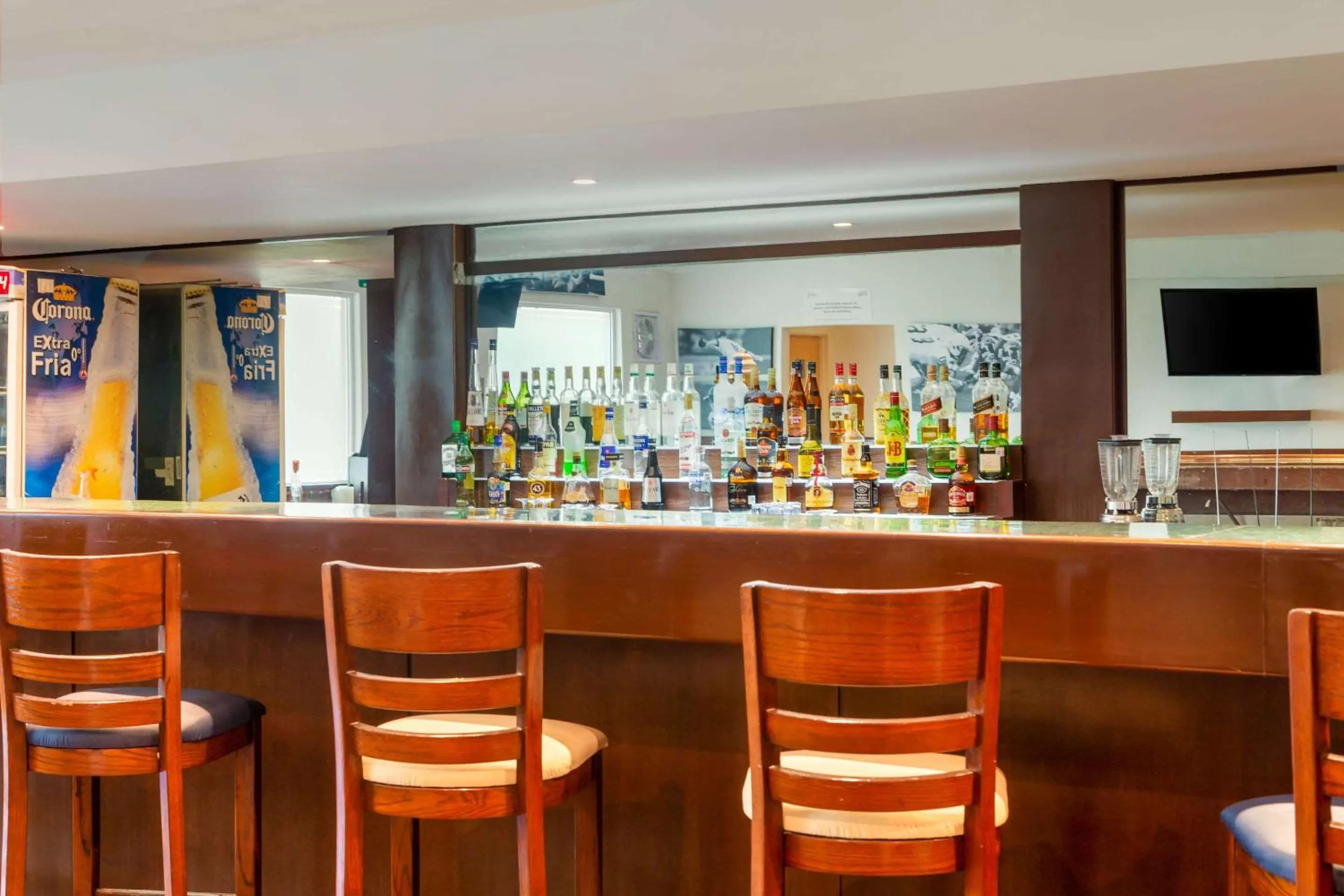 Lounge or bar in Comfort Inn Monterrey Norte