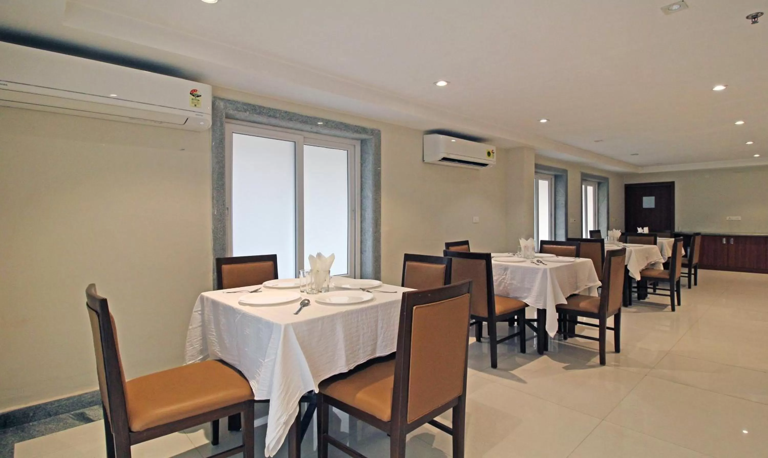 Dining area in Treebo ASL Prime, Gariahat