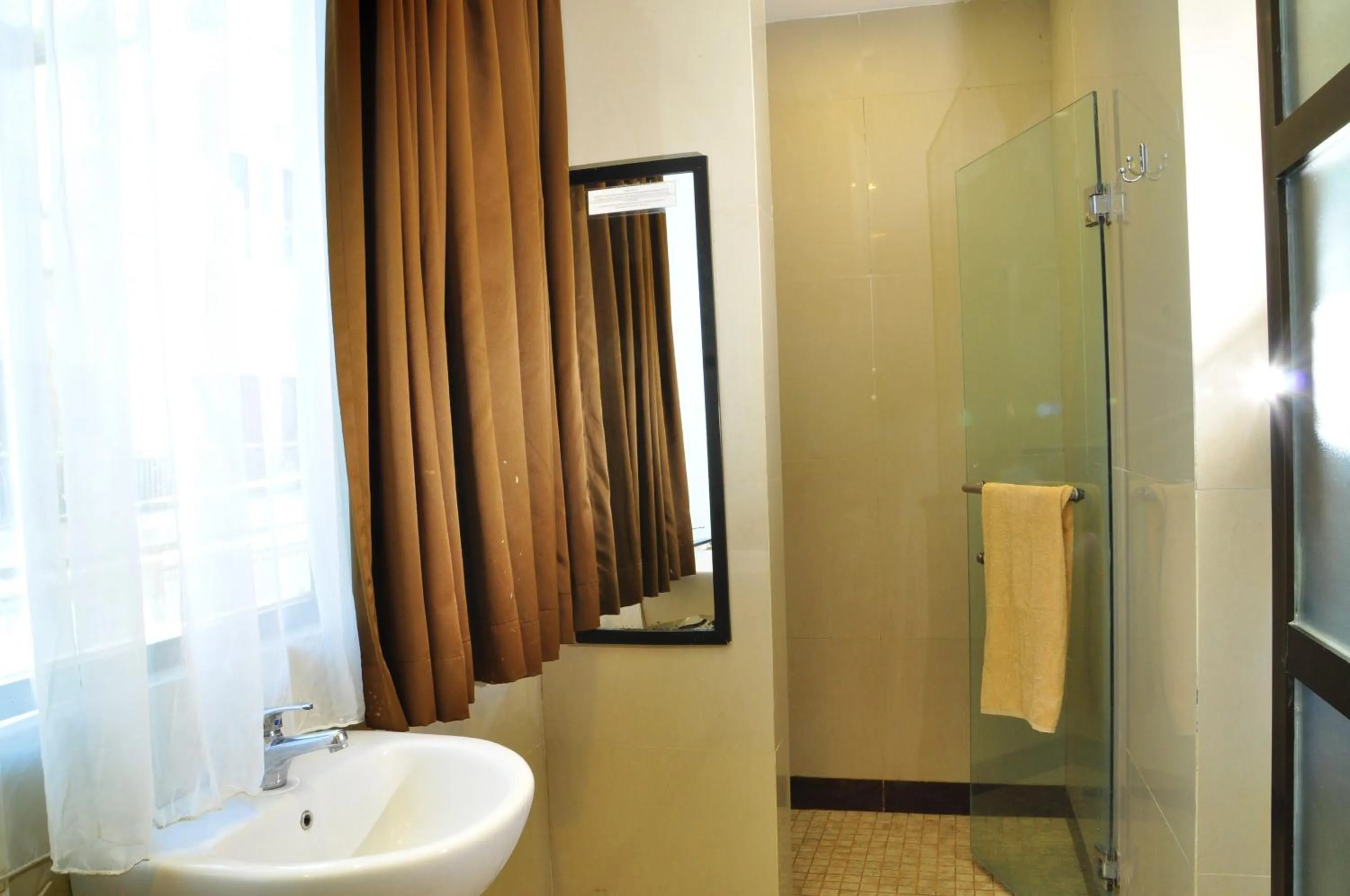 Toilet in Guest House Matahari