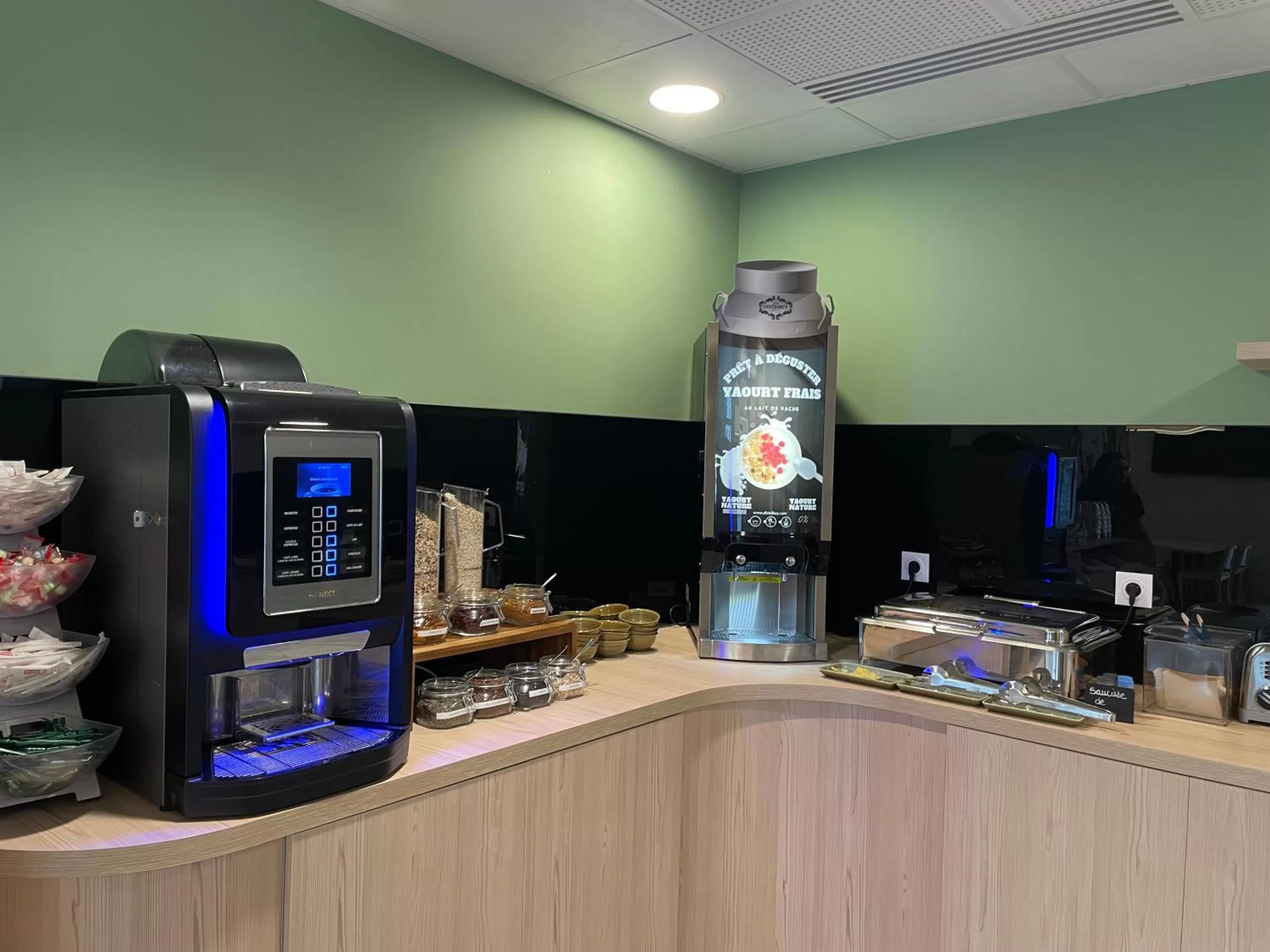 Buffet breakfast in The Originals Boutique Hôtel Amiens Sud